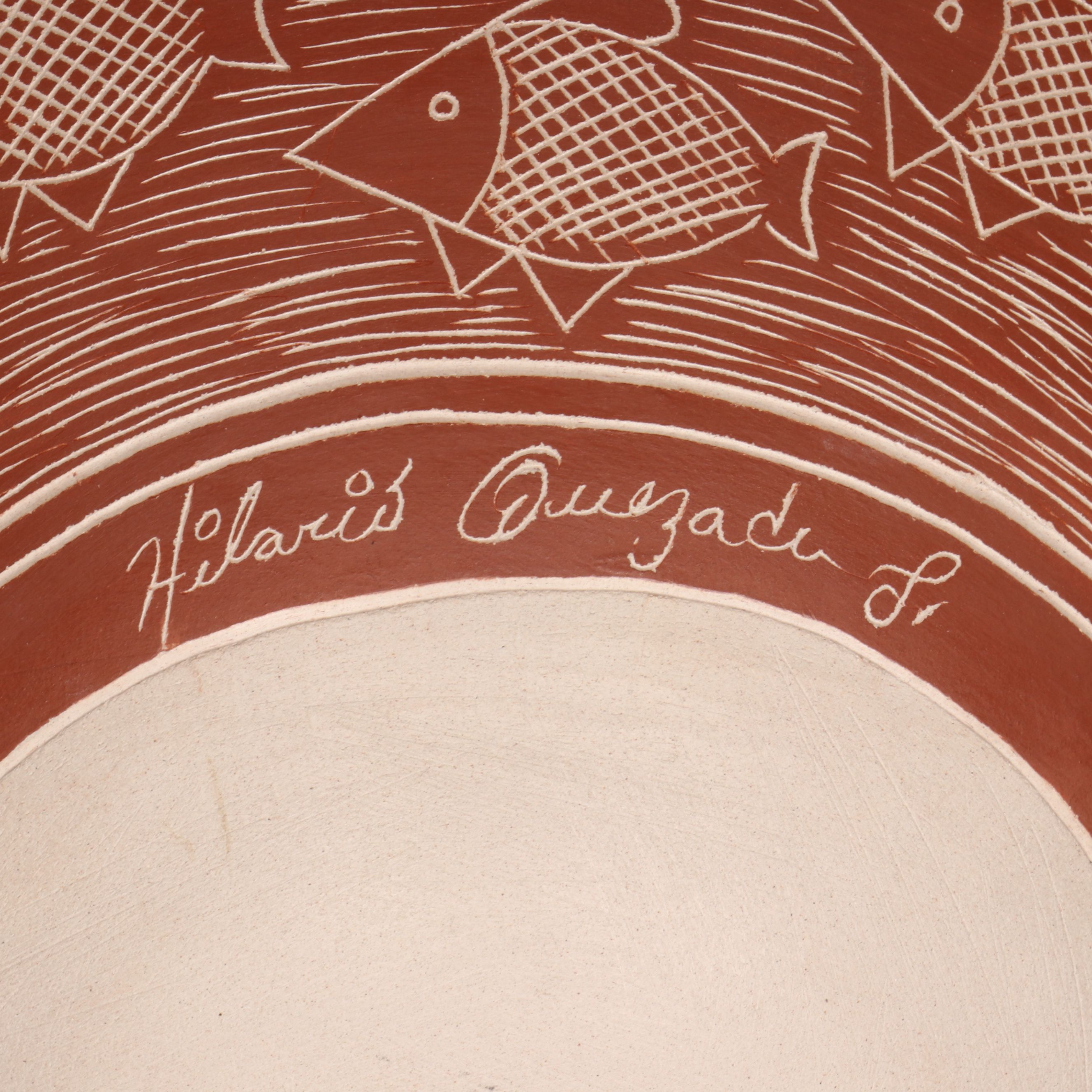 Hilario Quezada Sr. Mata Ortiz Pueblo Sgraffito Pottery Vase with Animals