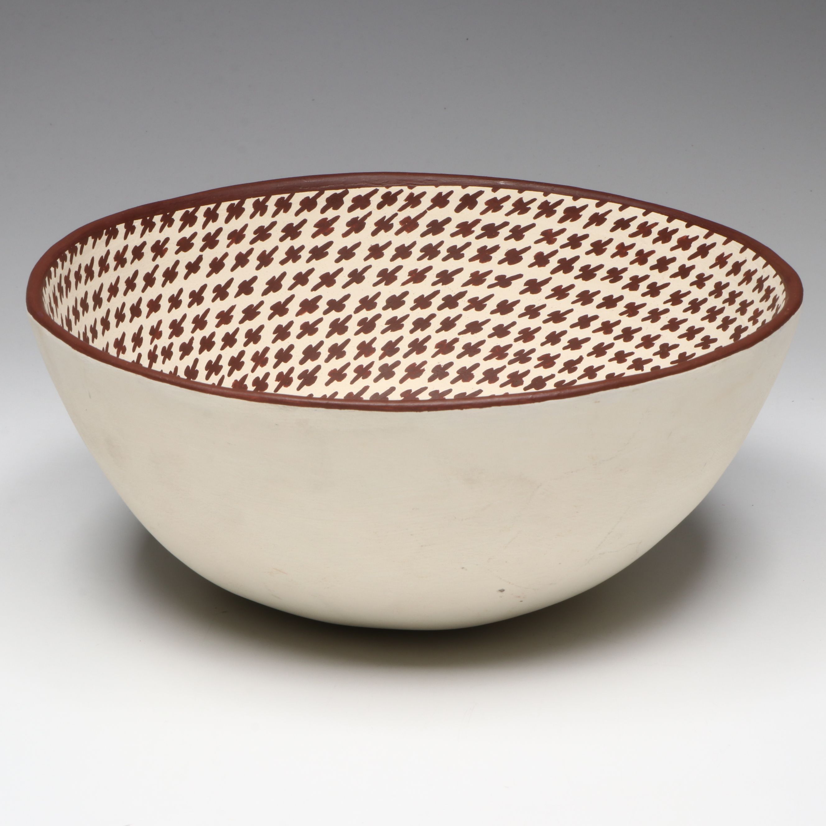 Pablo Lopez Mata Ortiz Pueblo Brown and White Pottery Bowl