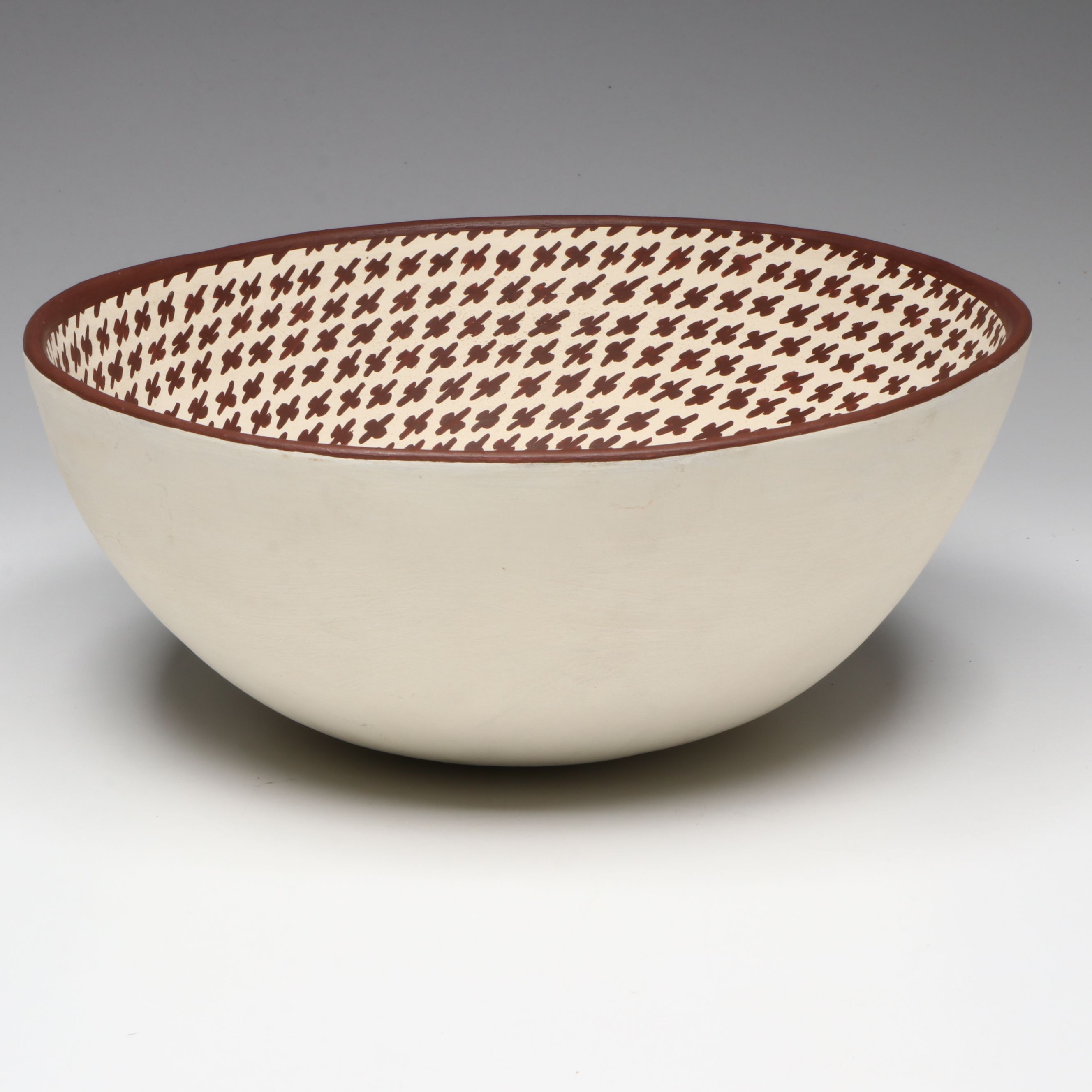 Pablo Lopez Mata Ortiz Pueblo Brown and White Pottery Bowl