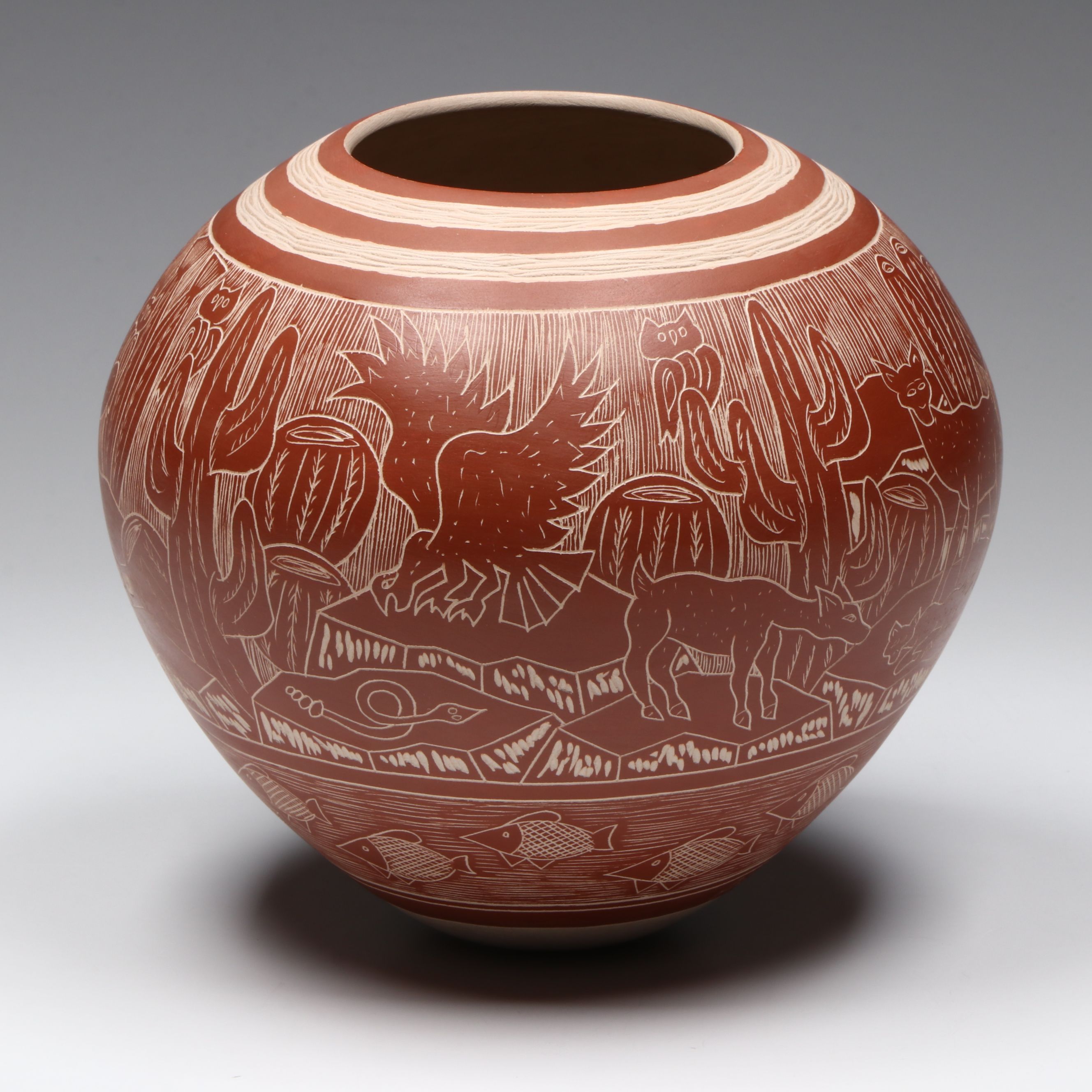 Hilario Quezada Sr. Mata Ortiz Pueblo Sgraffito Pottery Vase with Animals