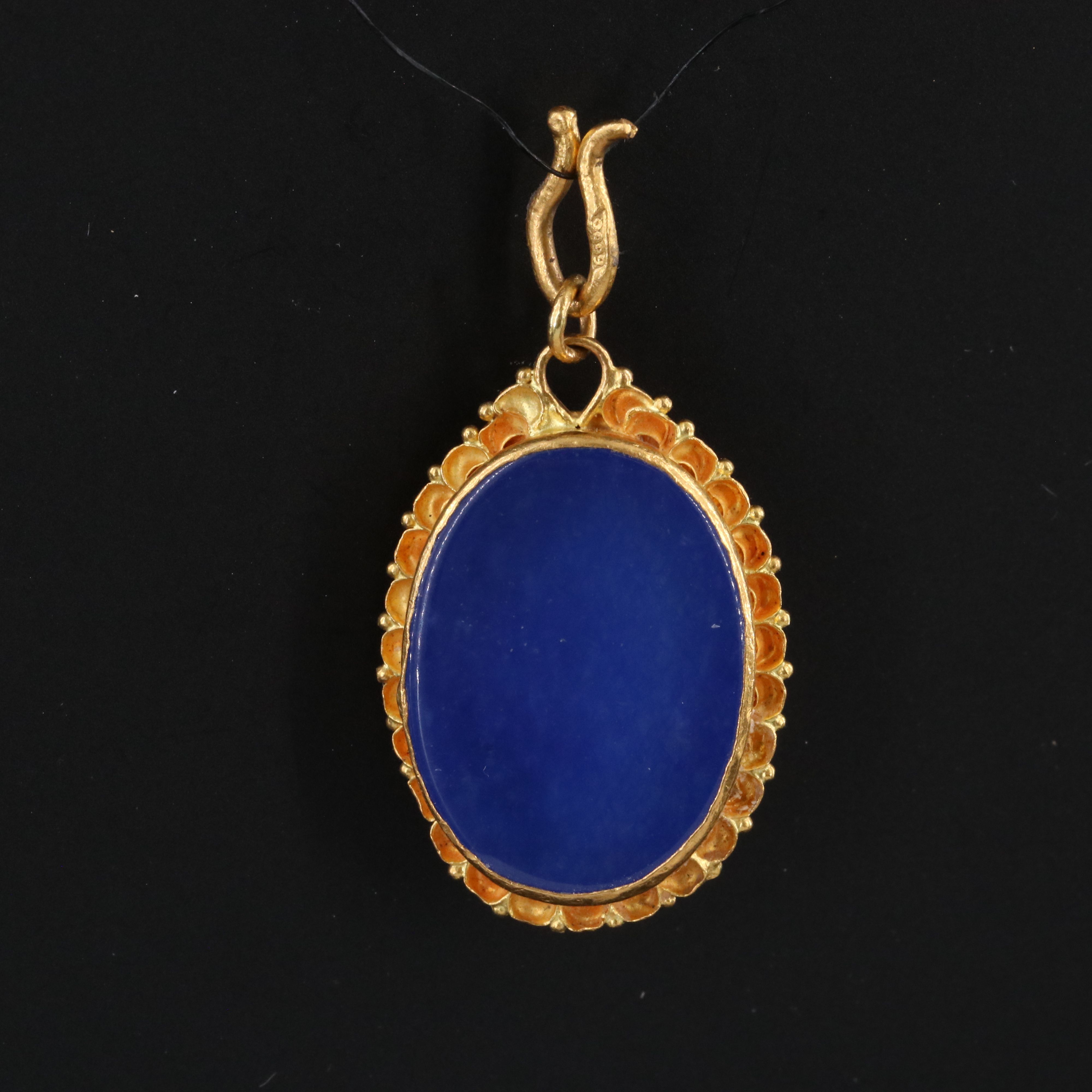 24K Gold Quartzite Floral Pendant