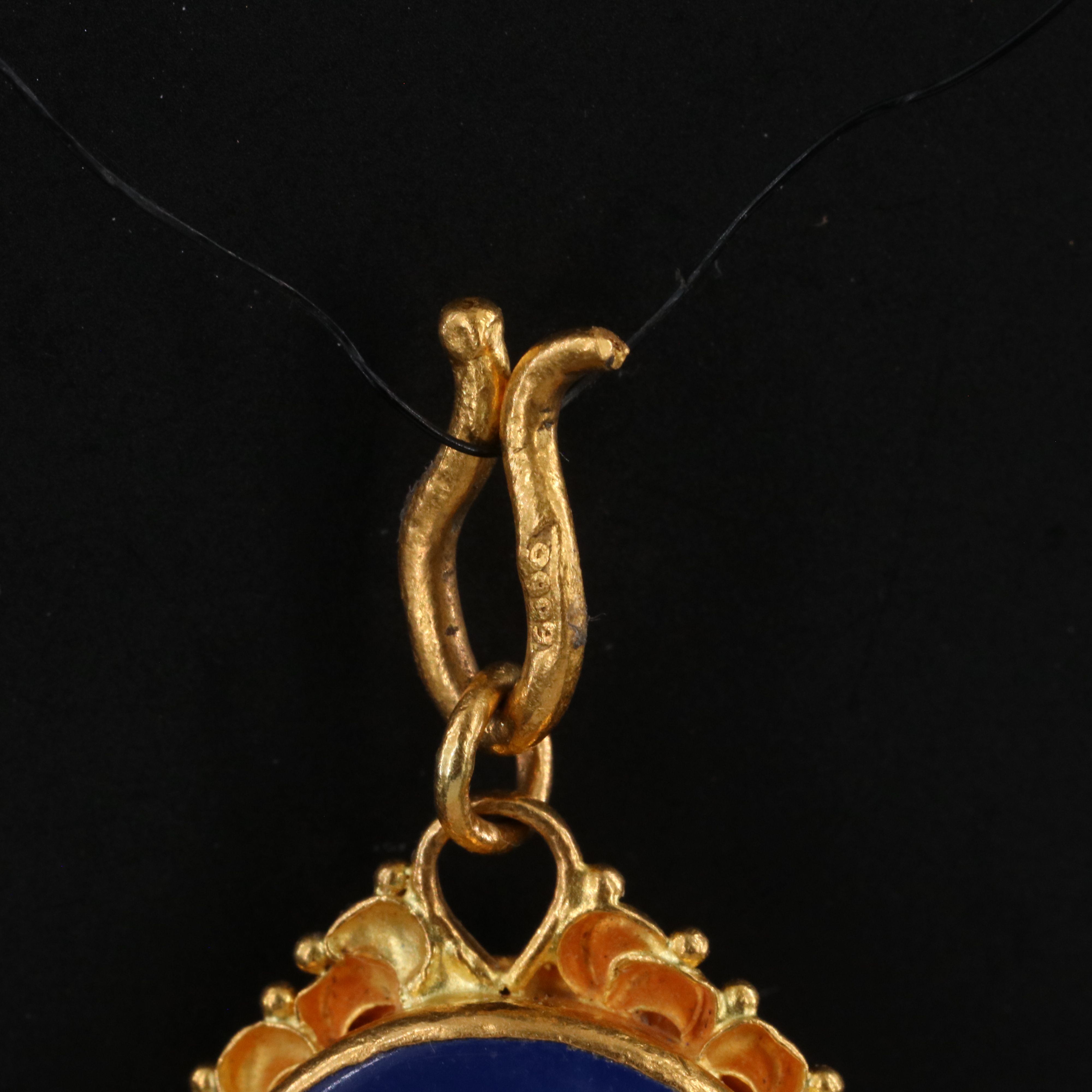 24K Gold Quartzite Floral Pendant