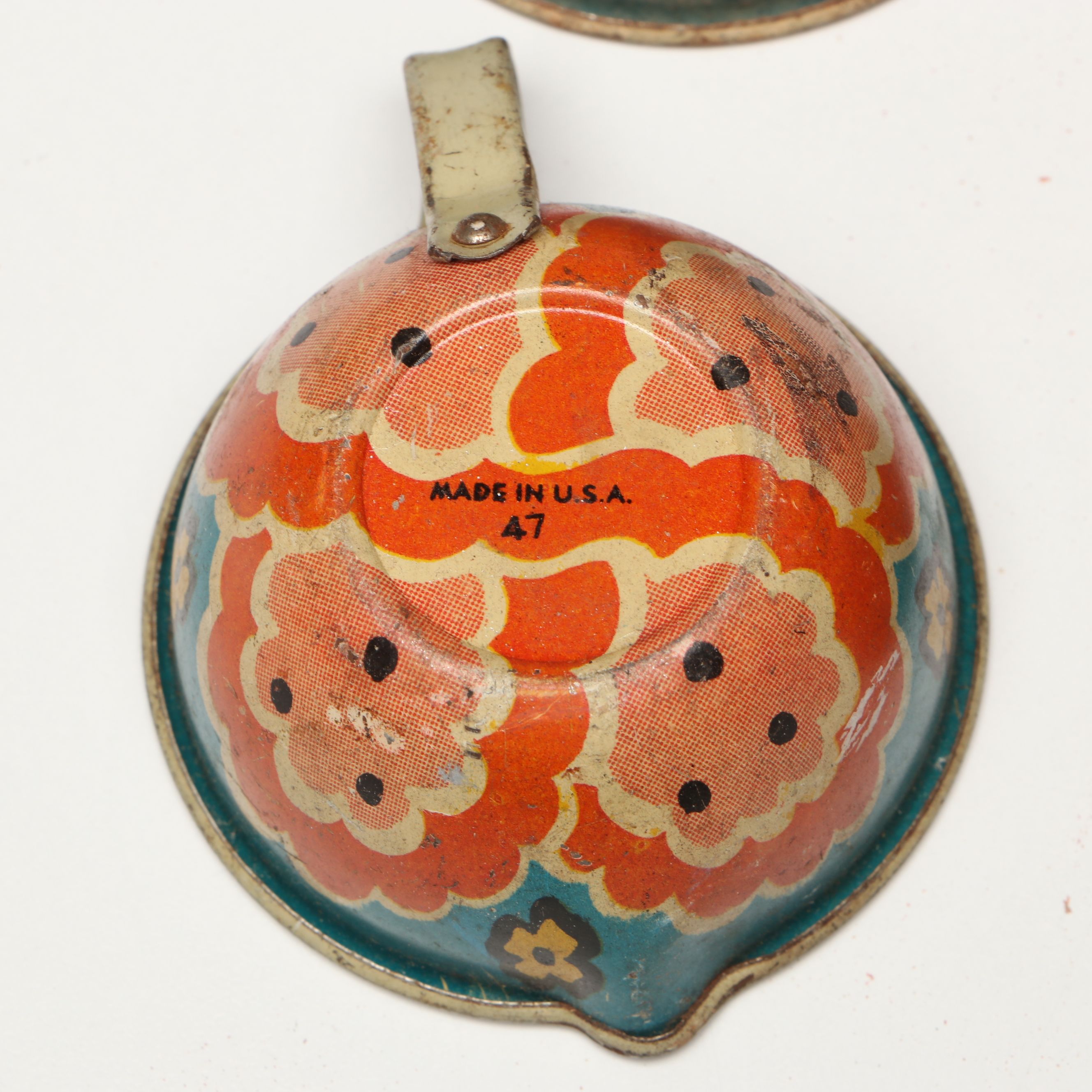 Dog and Floral Themed Tin Litho Children's Tea Set Pieces, Mid-20th Century