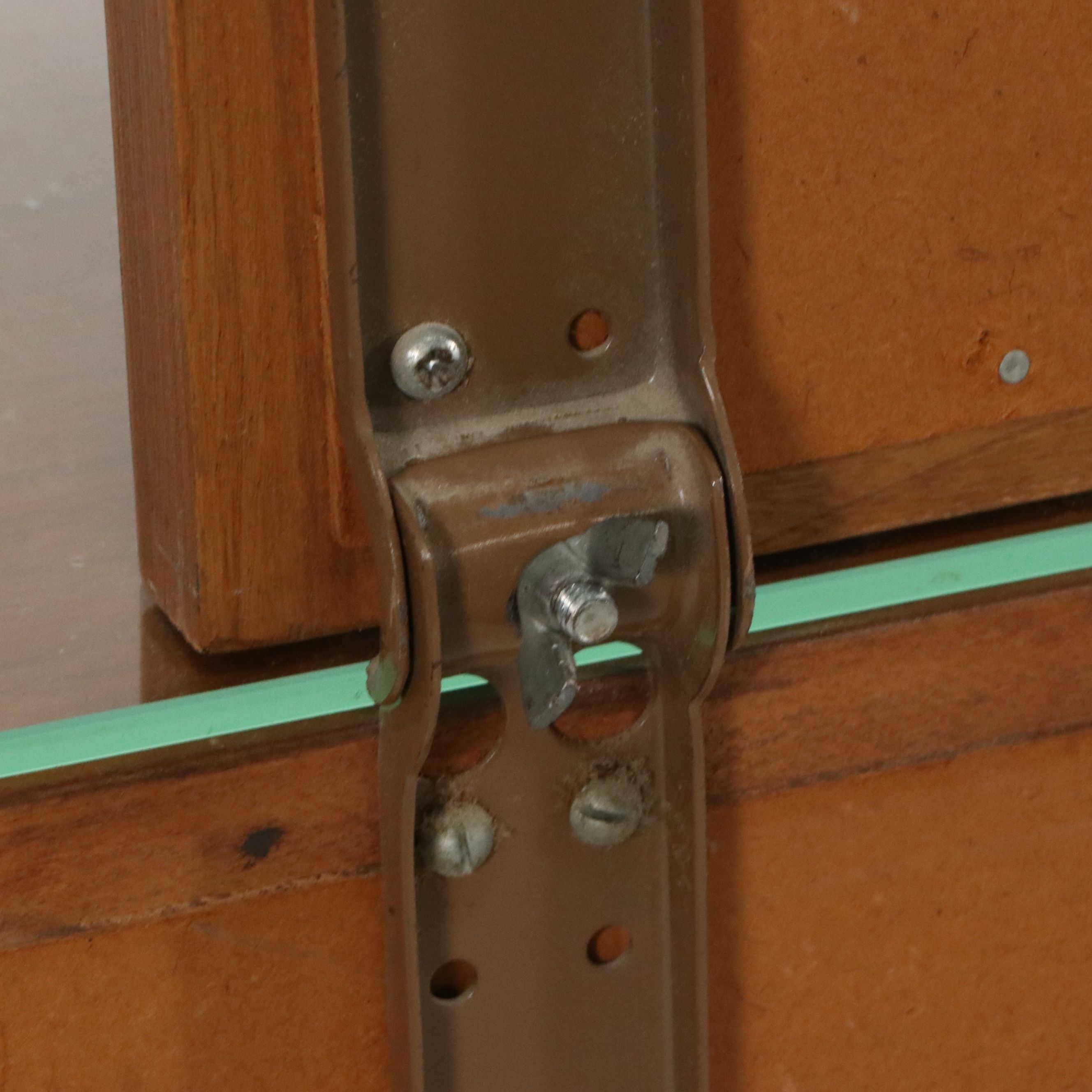 Bassett Furniture Mid Century Modern Walnut Dresser