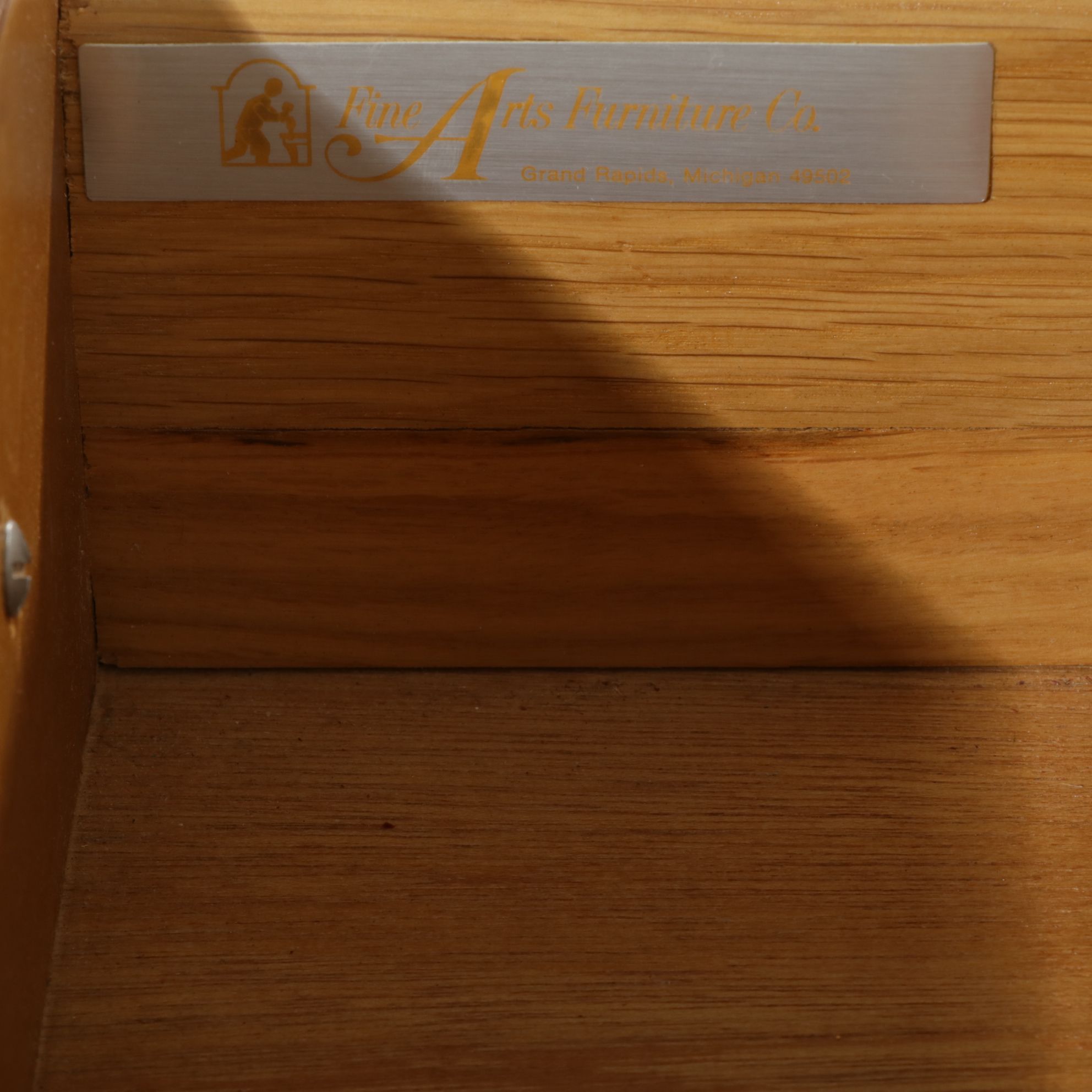 Fine Arts Furniture Queen Anne Style Mahogany Hall Table, Mid-20th Century