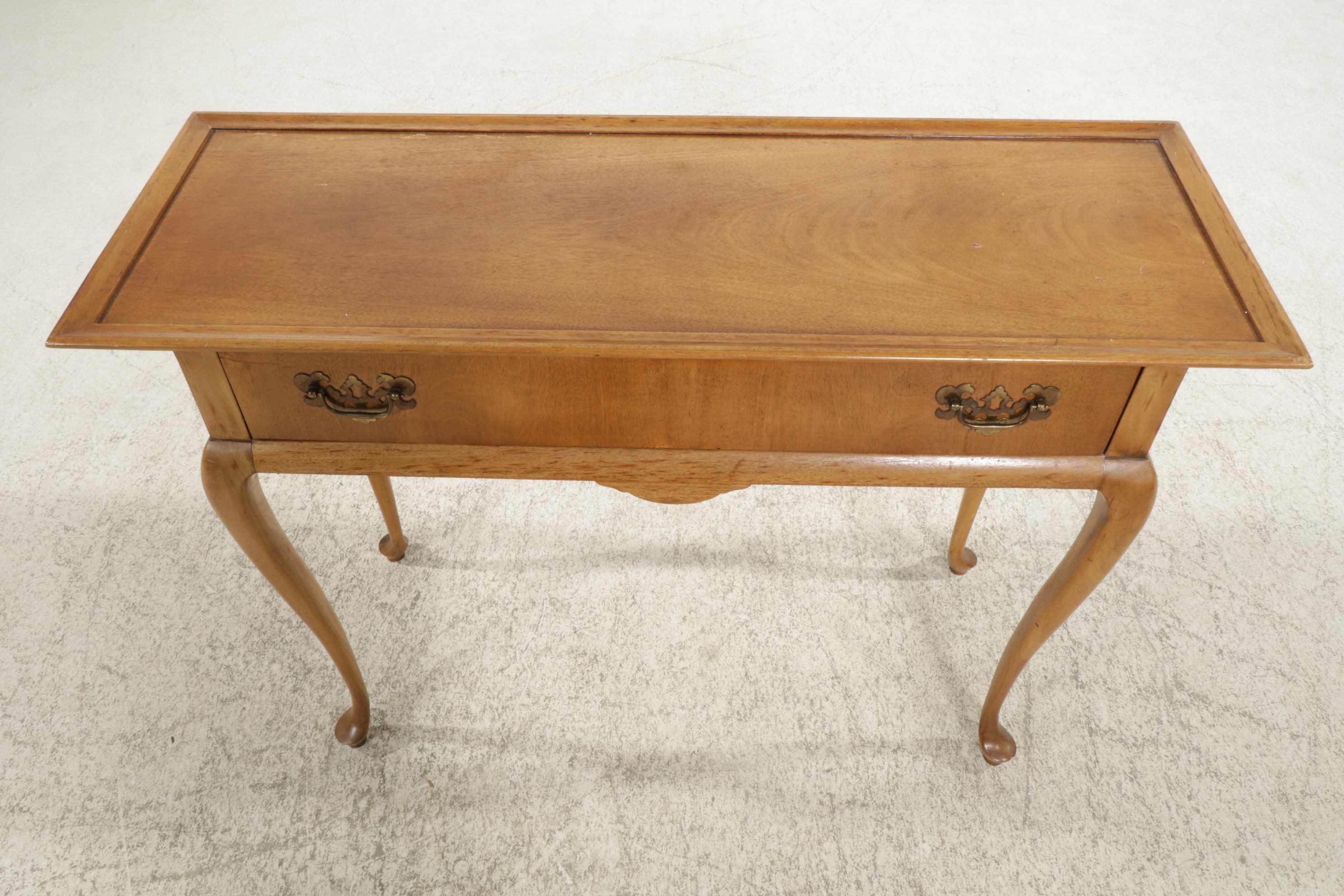 Fine Arts Furniture Queen Anne Style Mahogany Hall Table, Mid-20th Century
