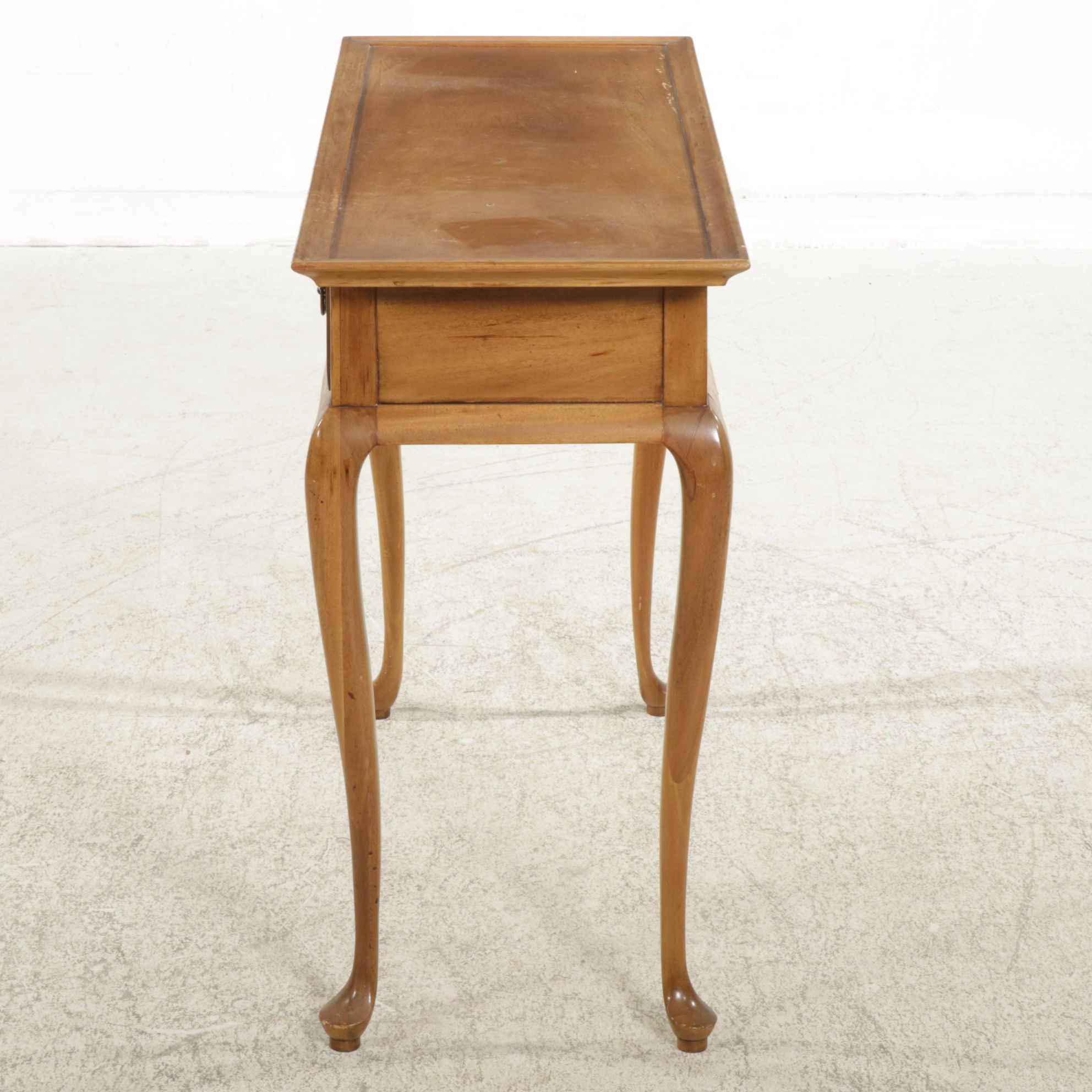 Fine Arts Furniture Queen Anne Style Mahogany Hall Table, Mid-20th Century