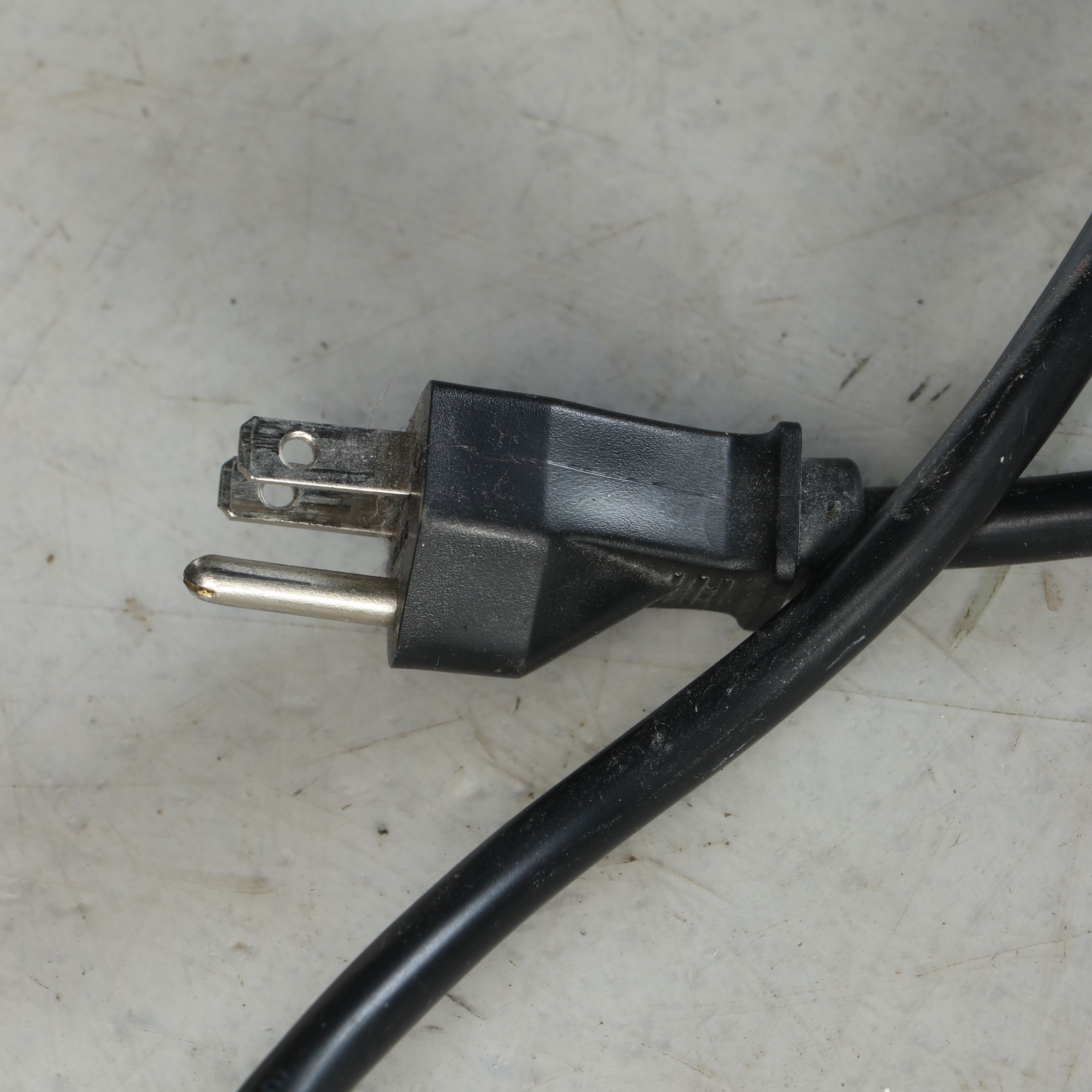 Genz-Benz Intro 50 and Kustom KBA80 MOSFET Bass Amplifiers