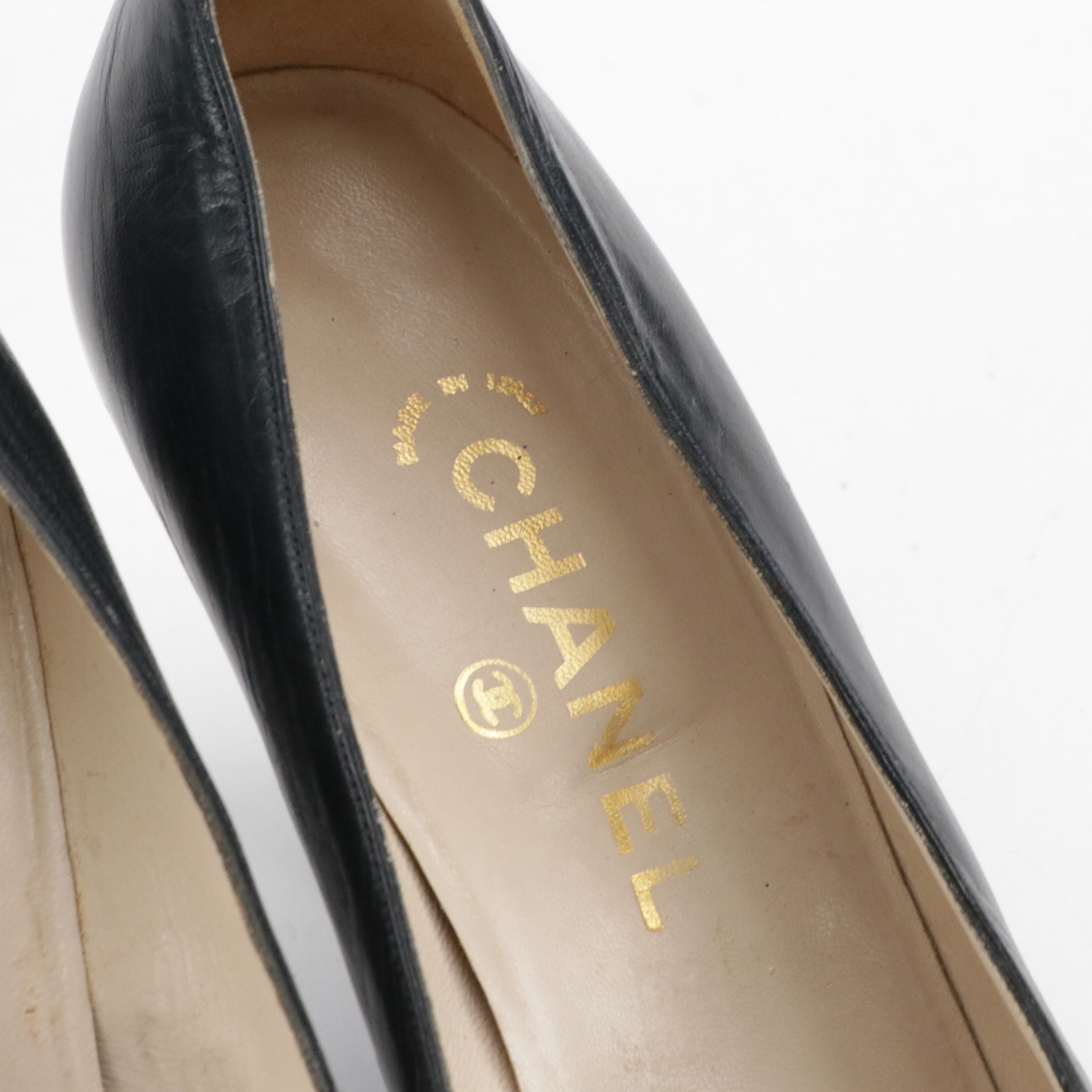 Chanel Navy Blue Lambskin and Glazed Leather Cap-Toe Pumps