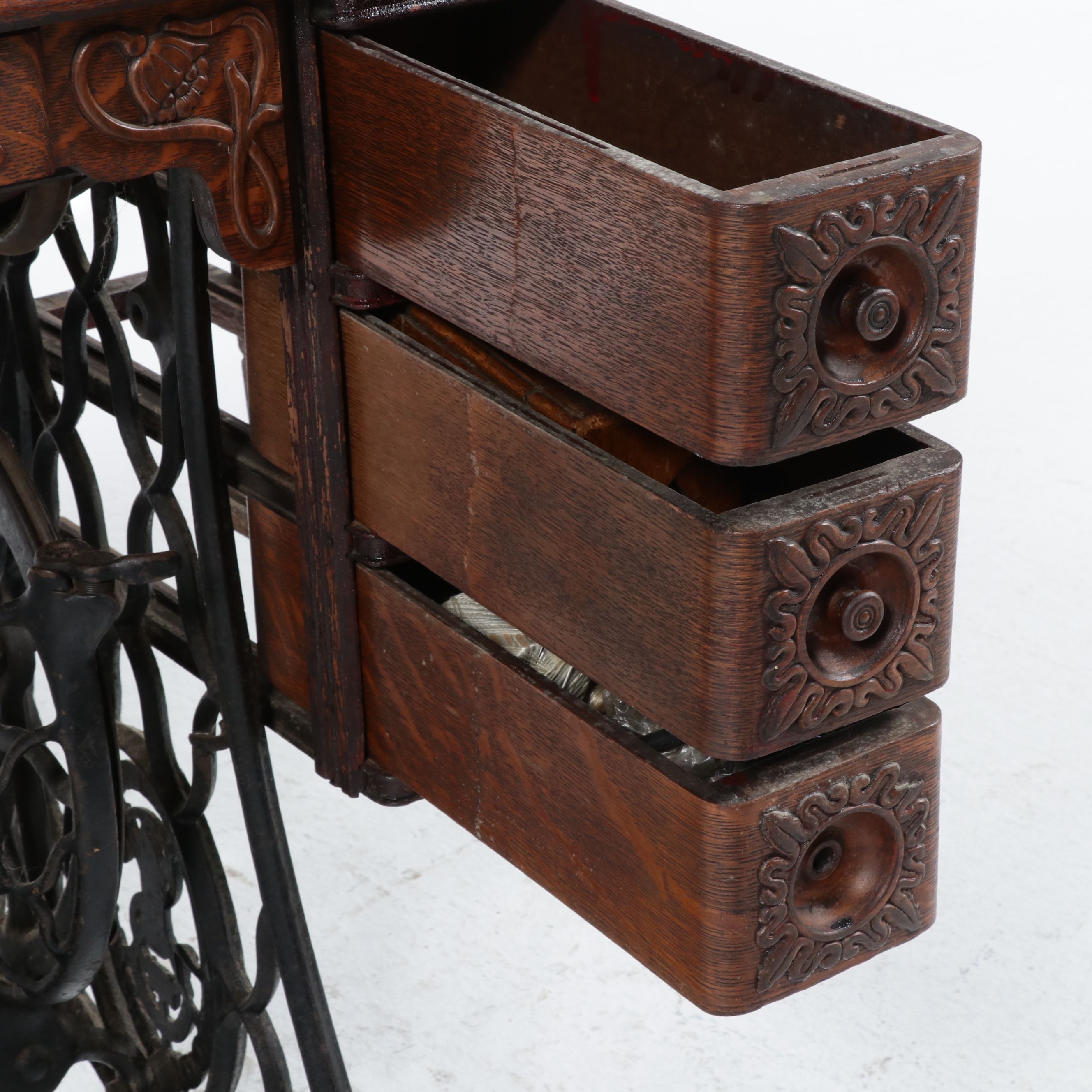Singer Sewing Machine Model 27 with Treadle and Oak Cabinet, 1903