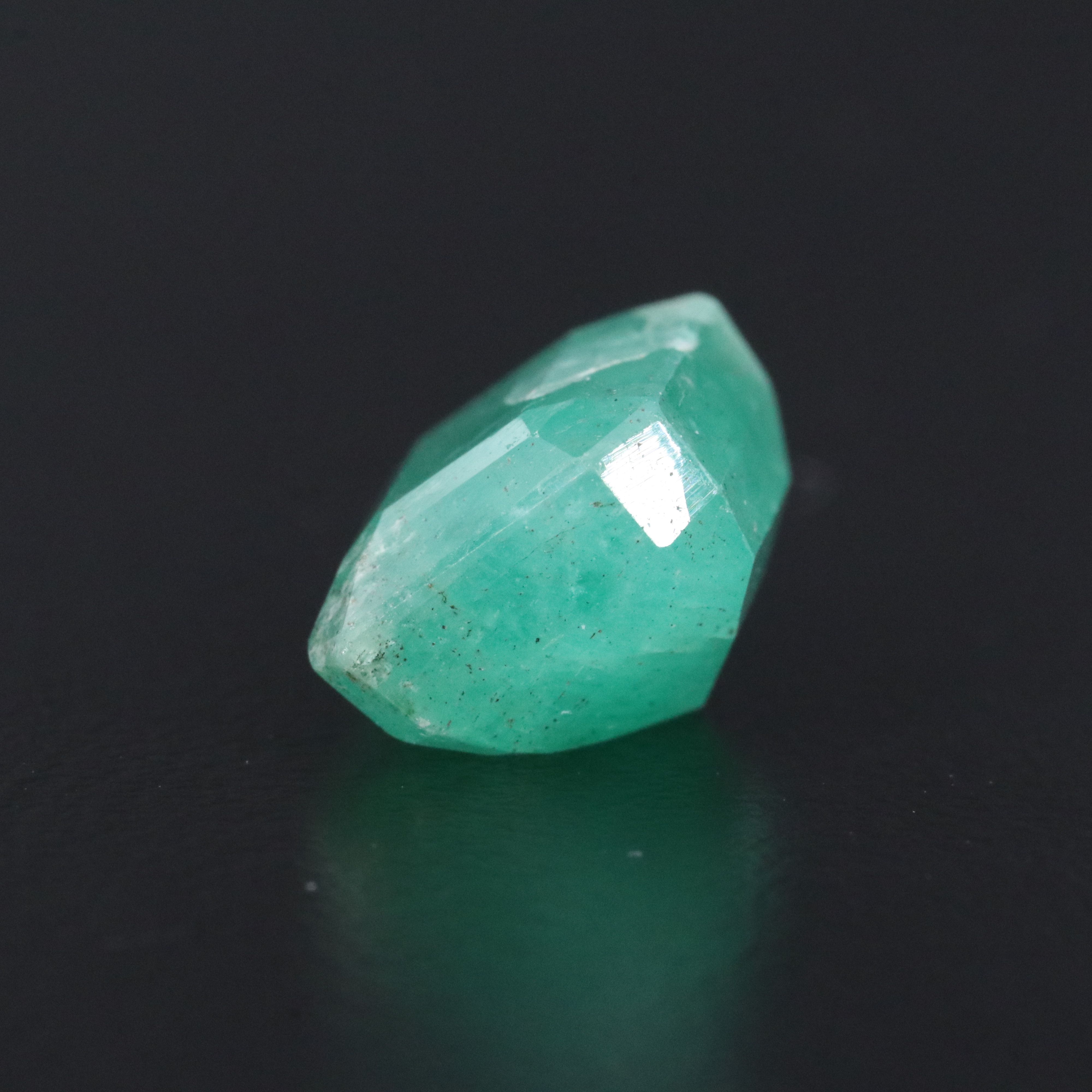 Loose 7.08 CT Emerald