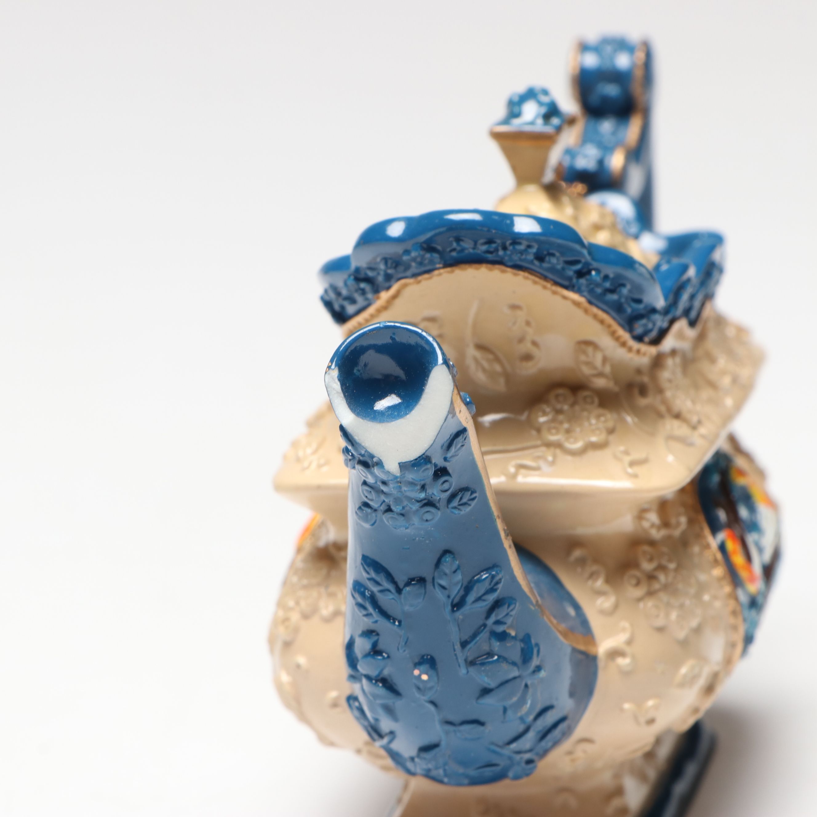 Nini "Kensington Teapot" and More Christmas Ornaments