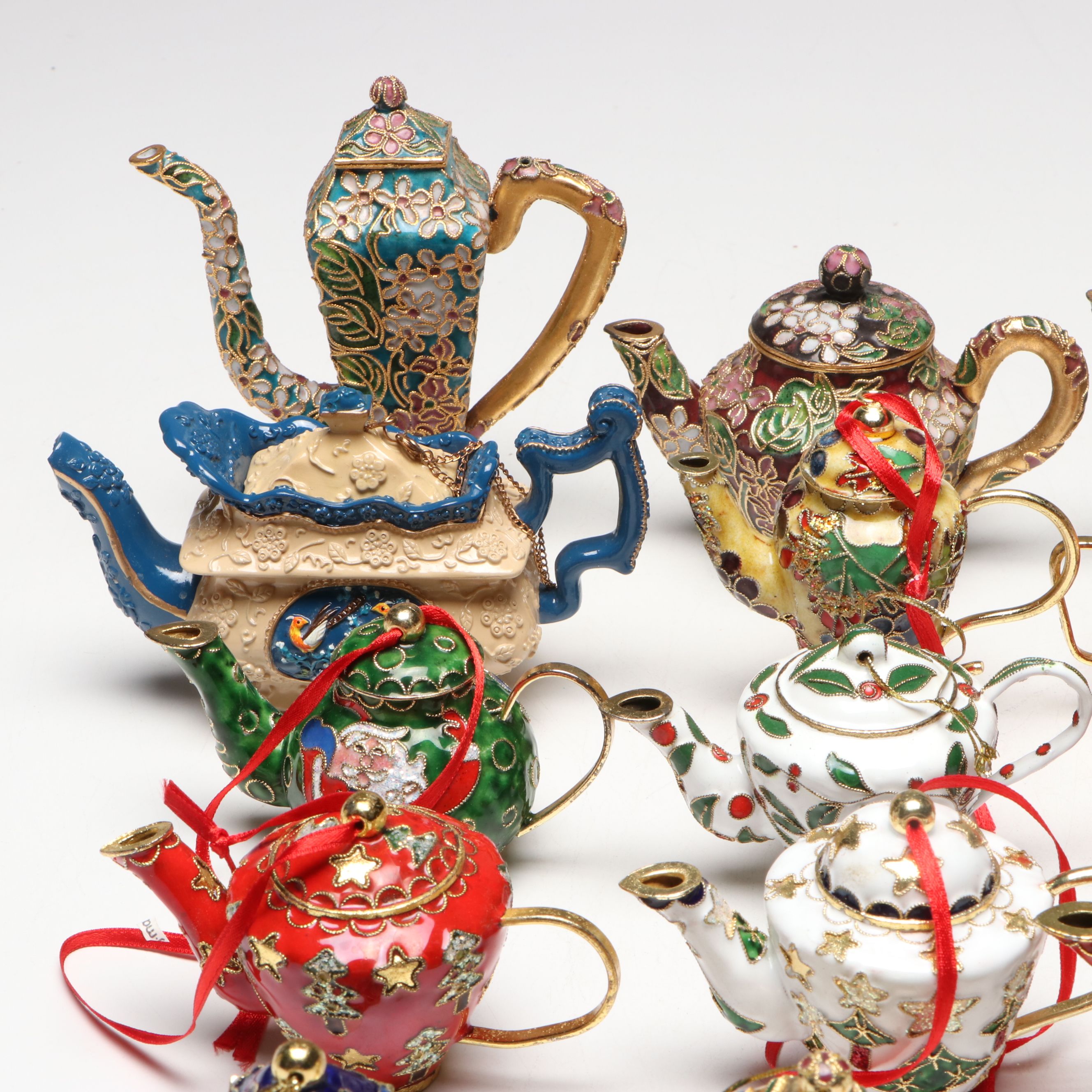 Nini "Kensington Teapot" and More Christmas Ornaments