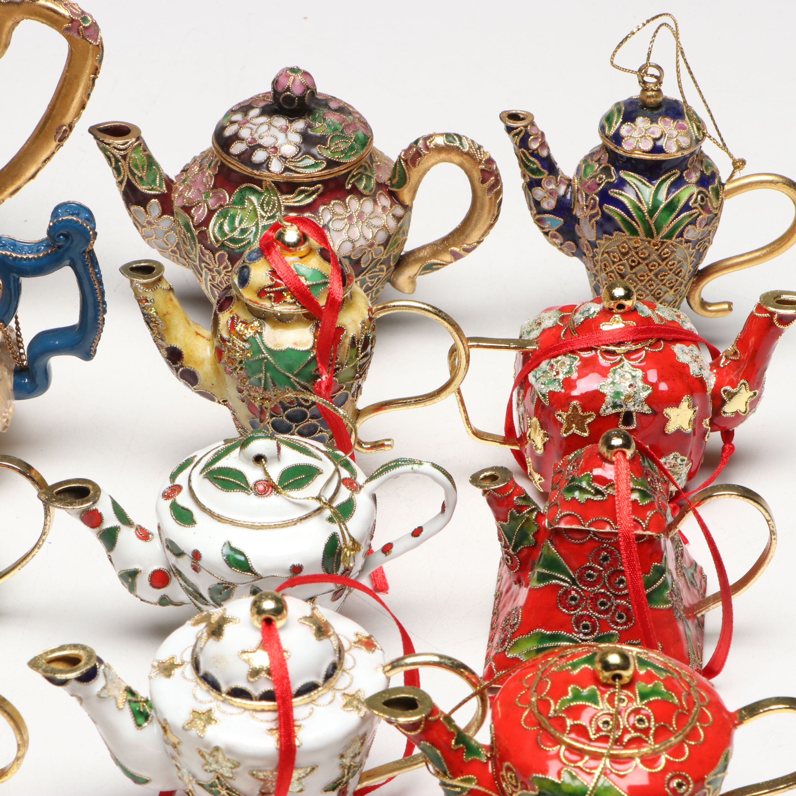 Nini "Kensington Teapot" and More Christmas Ornaments