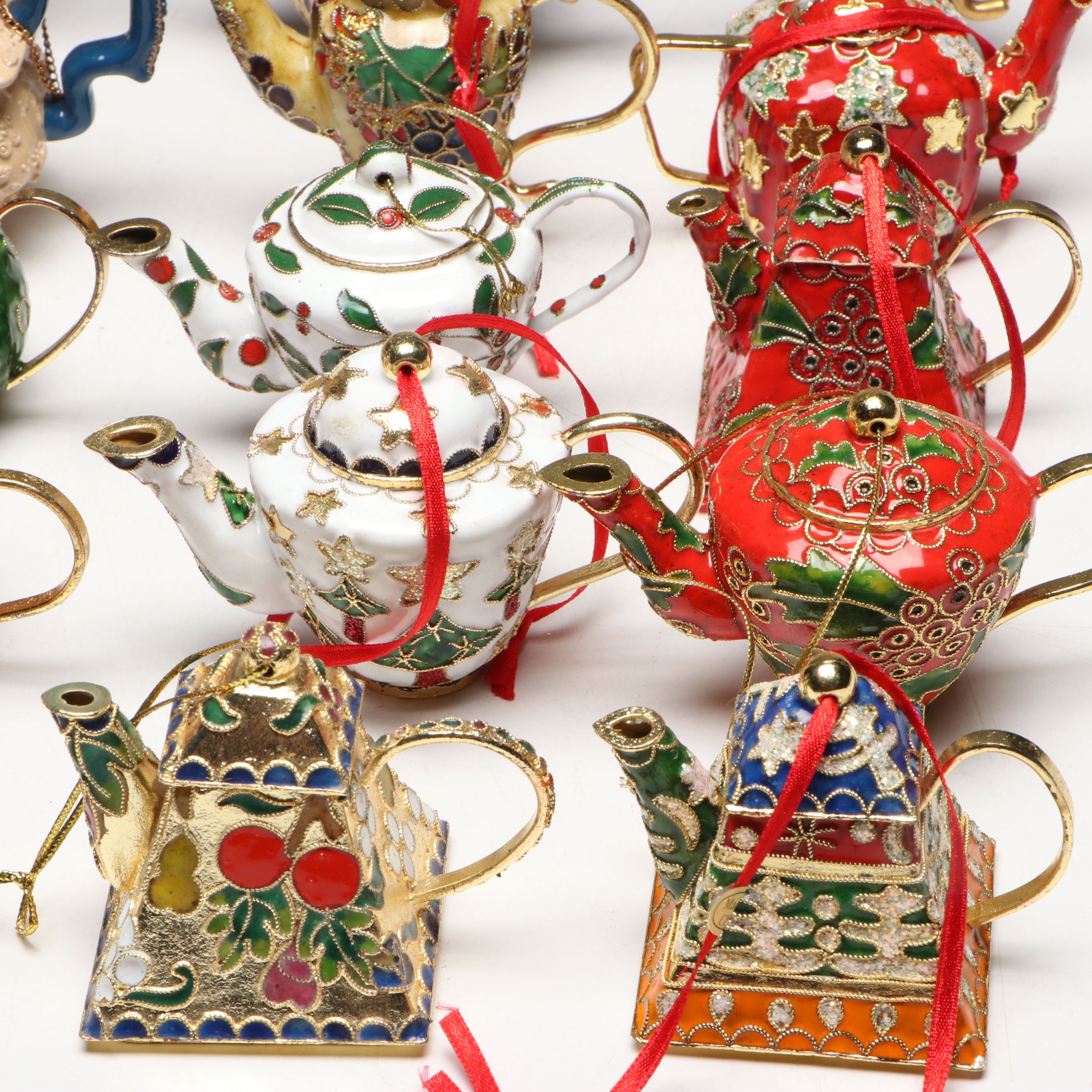 Nini "Kensington Teapot" and More Christmas Ornaments