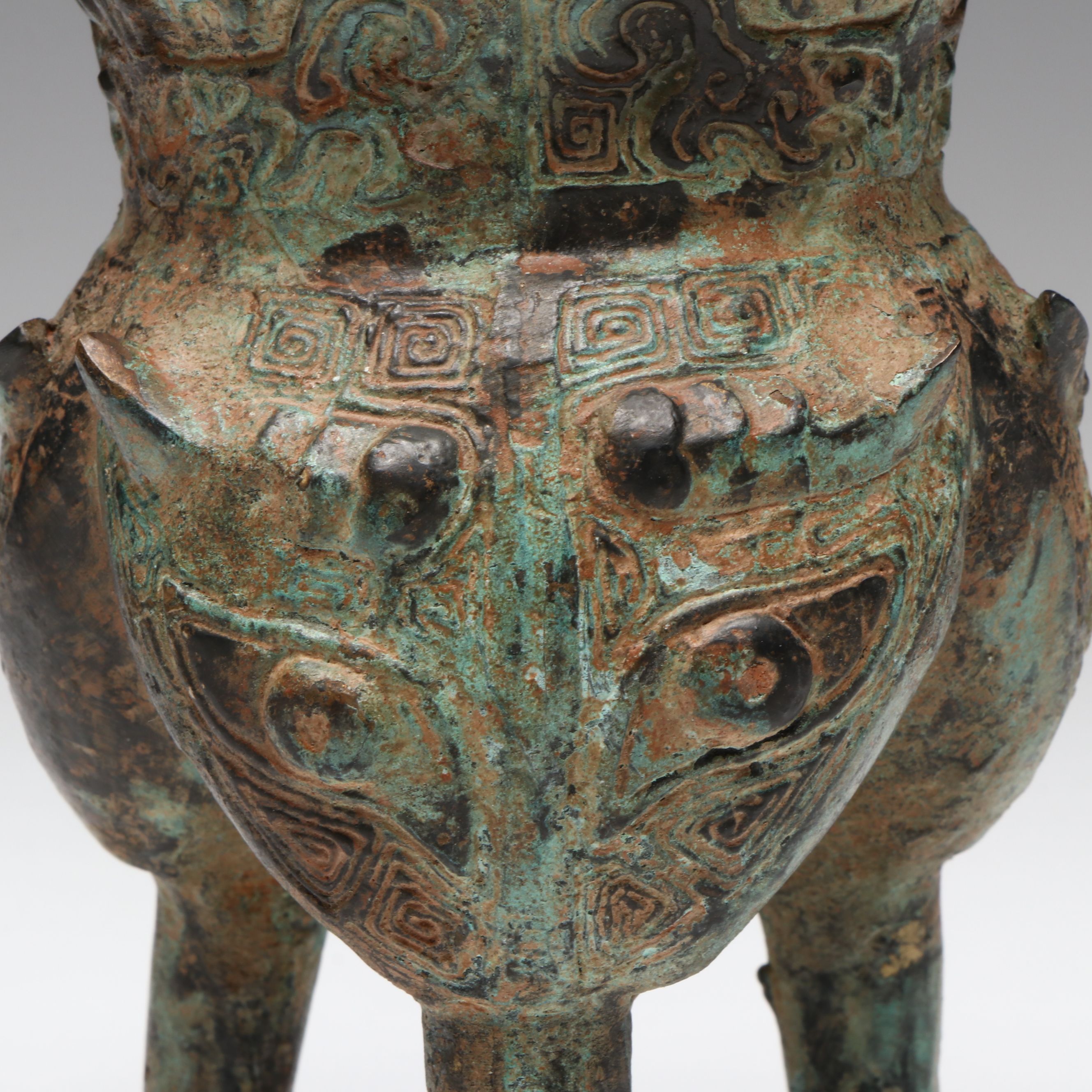 Chinese Archaic Style Bronze Ritual Tripod Li