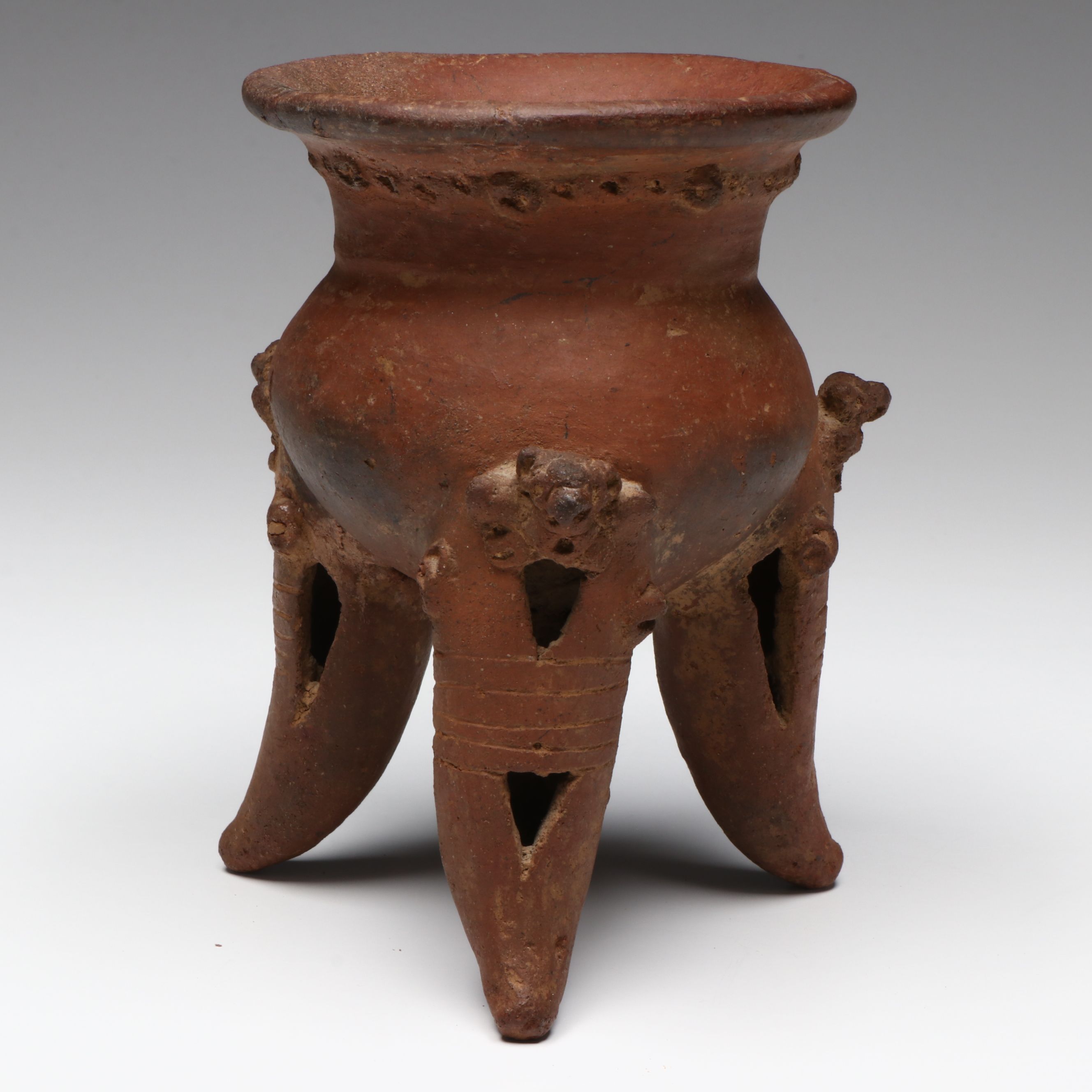 Pre-Columbian Chiriqui Pottery Tripod Vessel, Circa 700-1200 CE