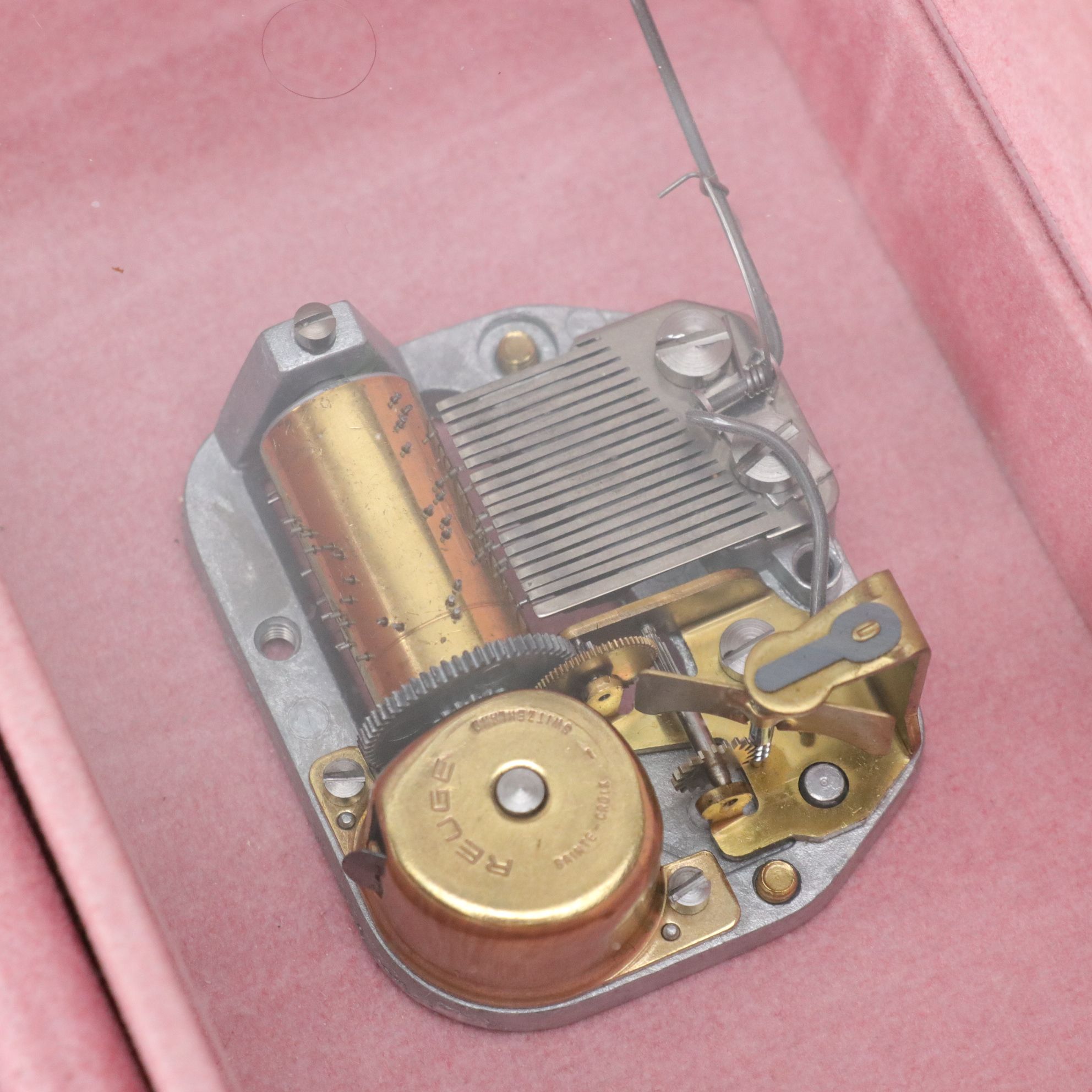 Musical Jewelry Boxes Playing "The Wind Beneath My Wings" and More