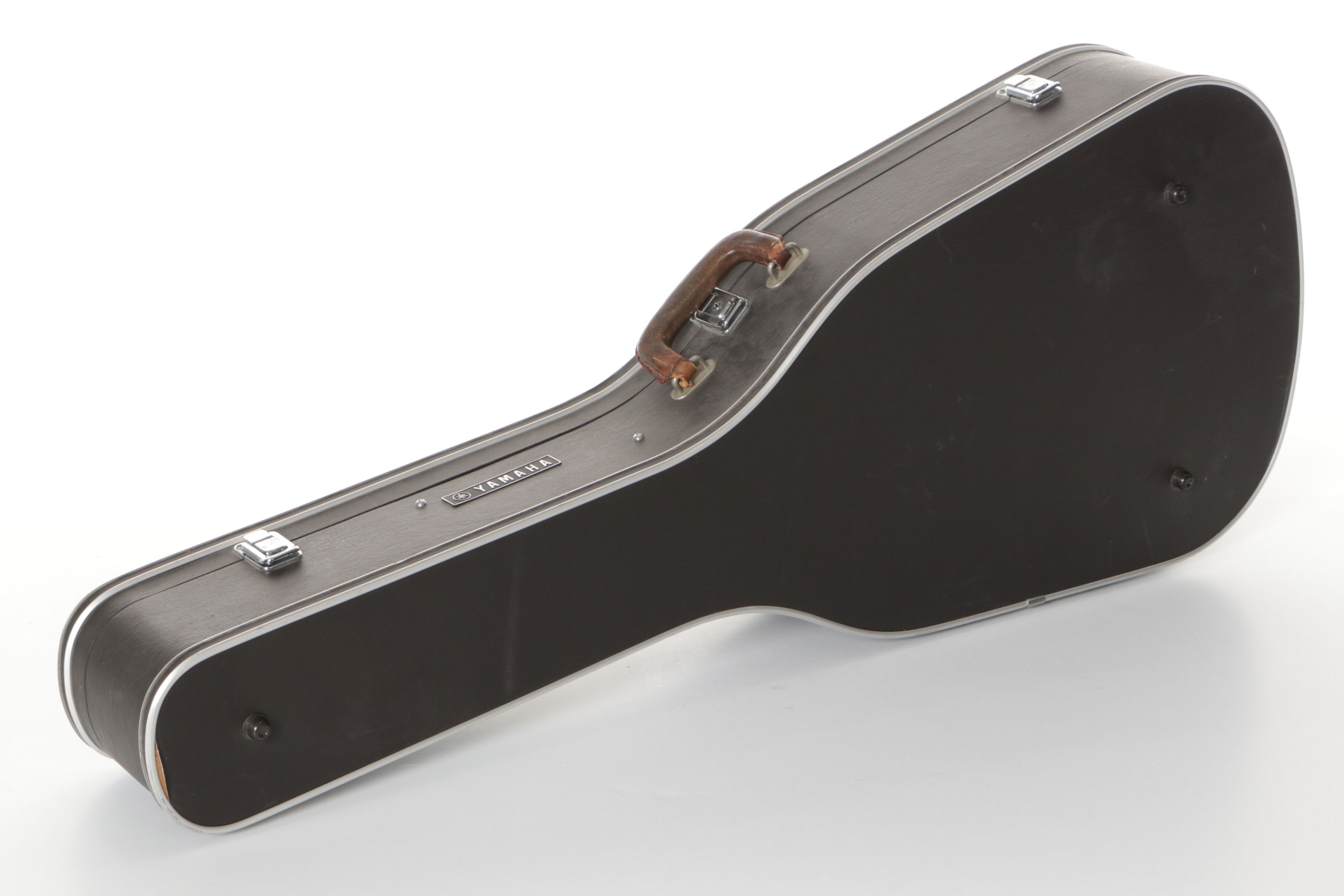 Yamaha Rosewood and Spruce Classical Acoustic Guitar with Hard Case