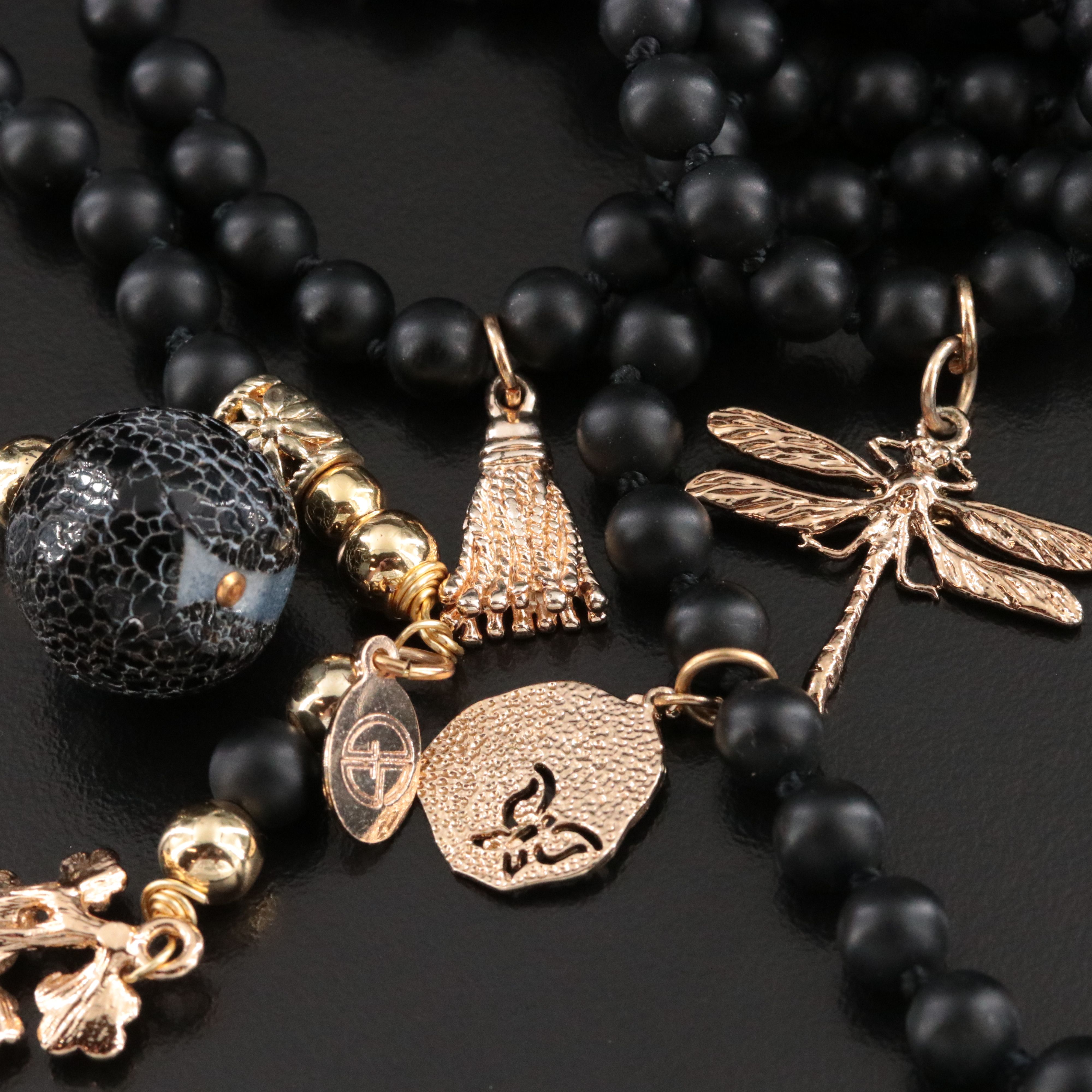 Sautoir Agate and Black Onyx Necklace with Charm Stations