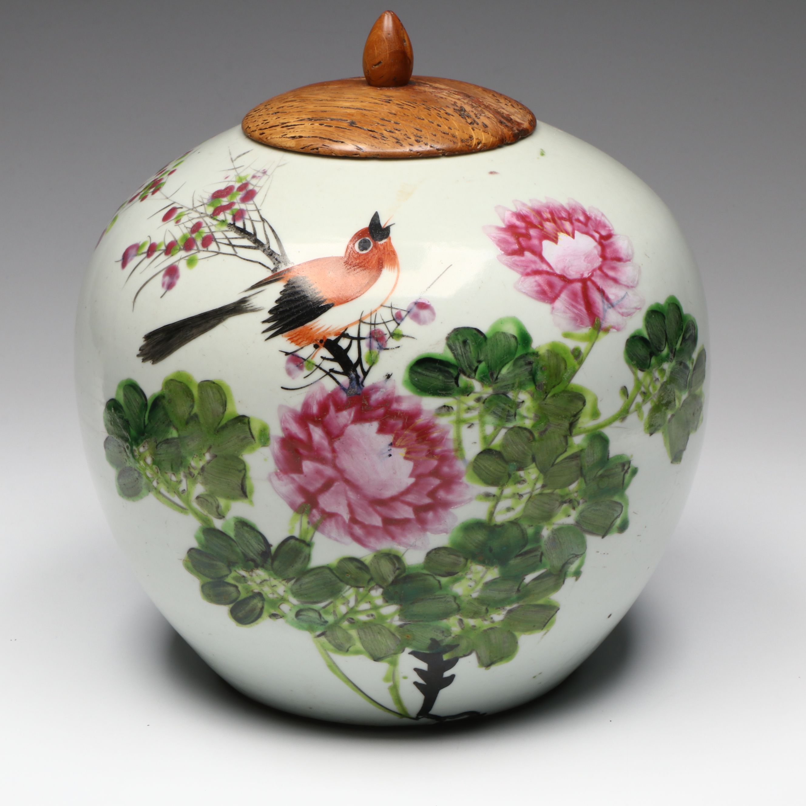 Chinese Republic Period Hand-Painted Porcelain Ginger Jar, Mid-20th C.