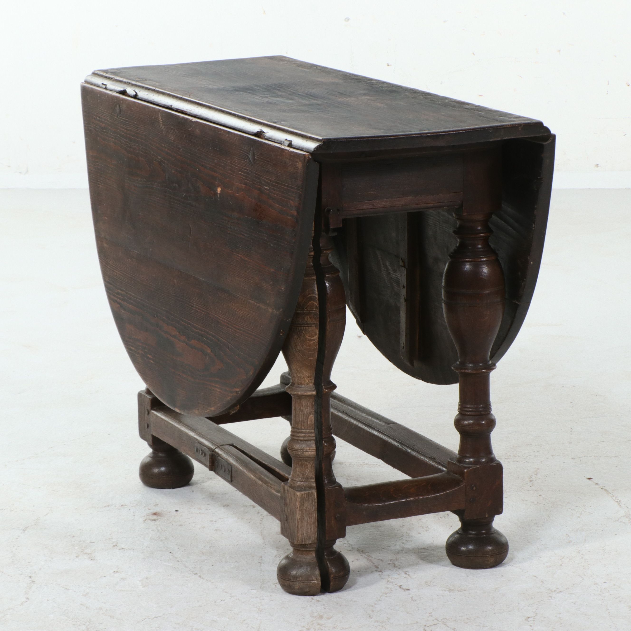 Antique Jacobean Oak Gate-Leg Drop-Leaf Table