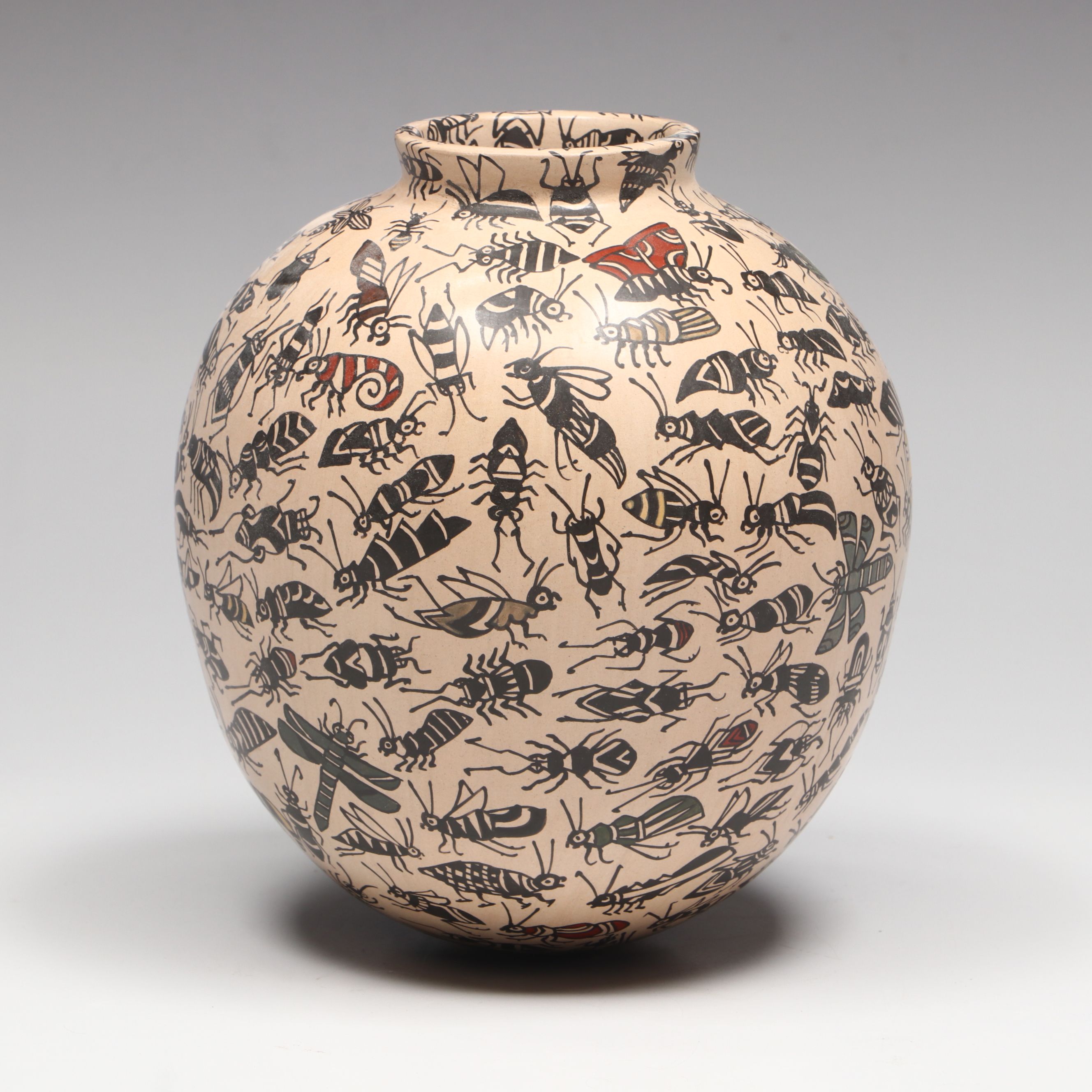 Manuel Rodriguez Guillen Mata Ortiz Pottery Vase with Insects and Lizards