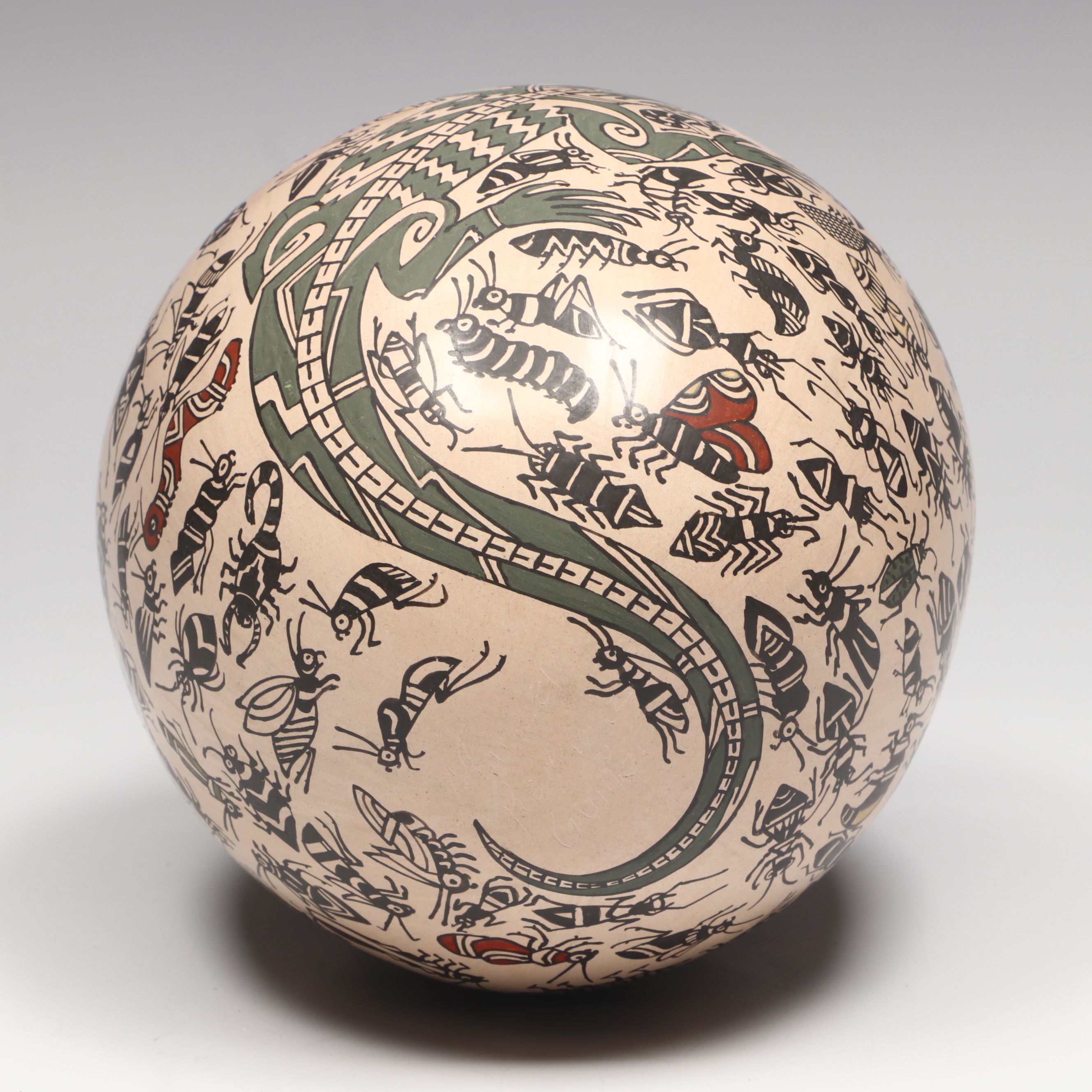 Manuel Rodriguez Guillen Mata Ortiz Pottery Vase with Insects and Lizards