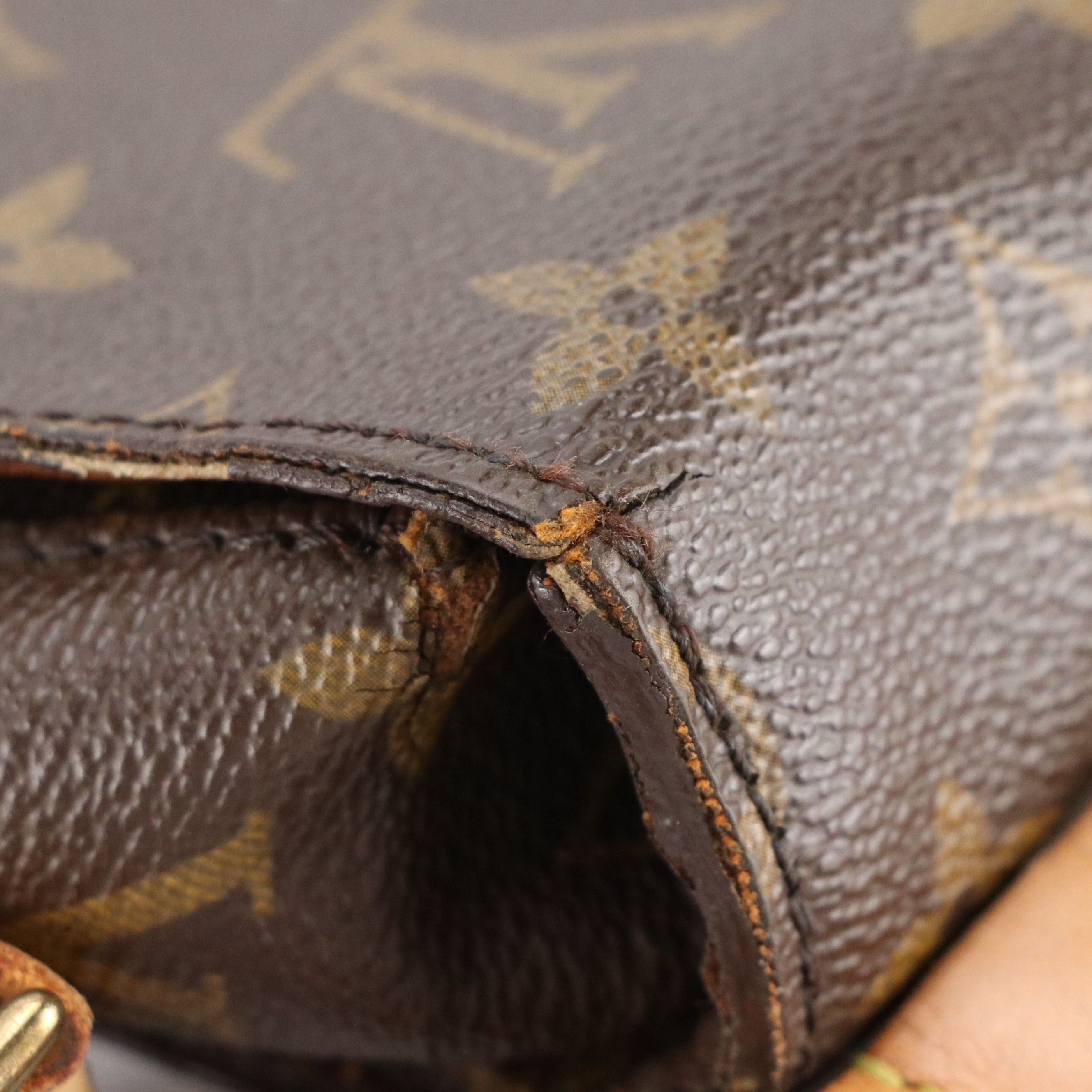 Louis Vuitton Saint Cloud GM Bag in Monogram Canvas and Vachetta Leather