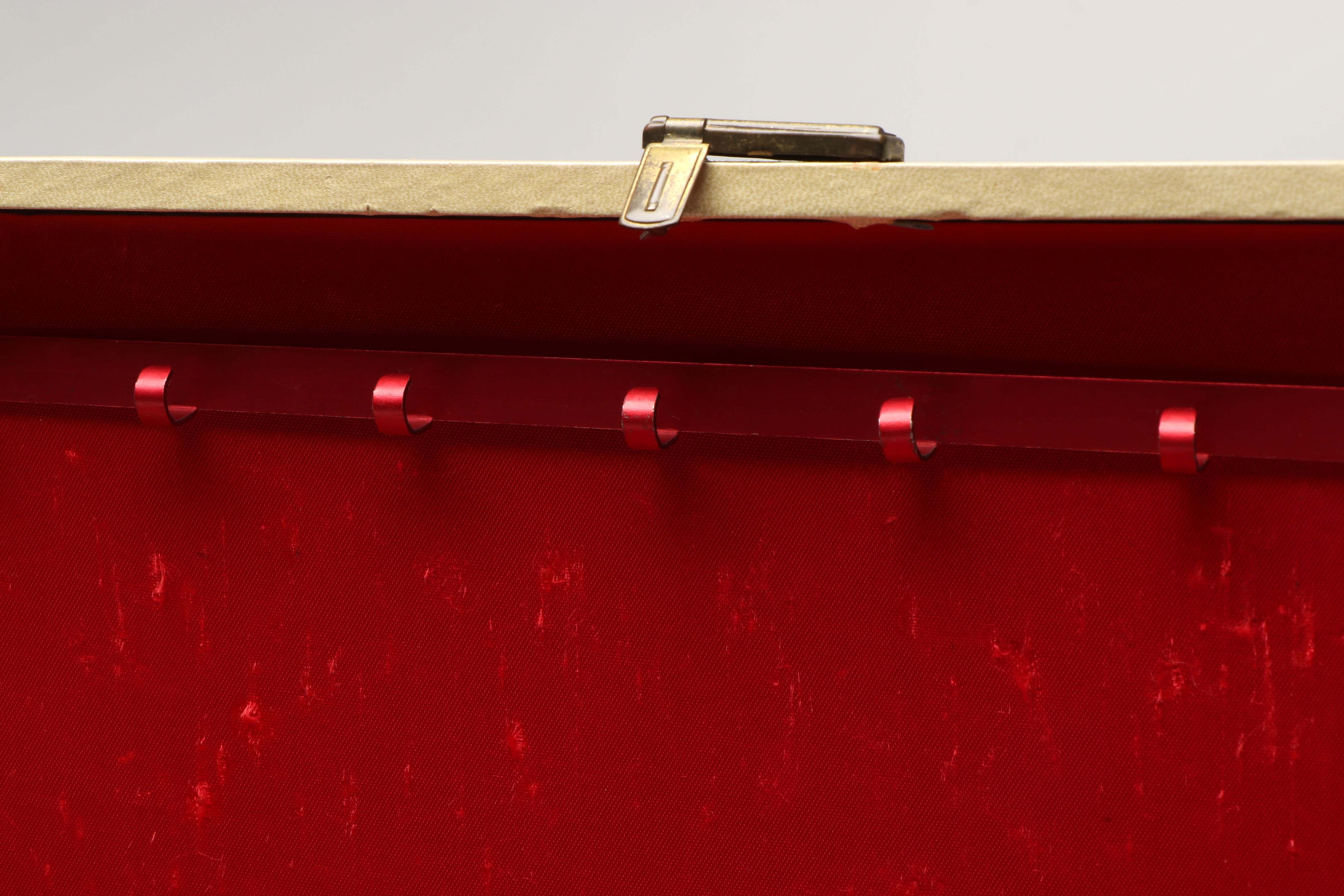 Mele and Other Fabric Lined Vintage Jewelry Box, Mid-20th Century