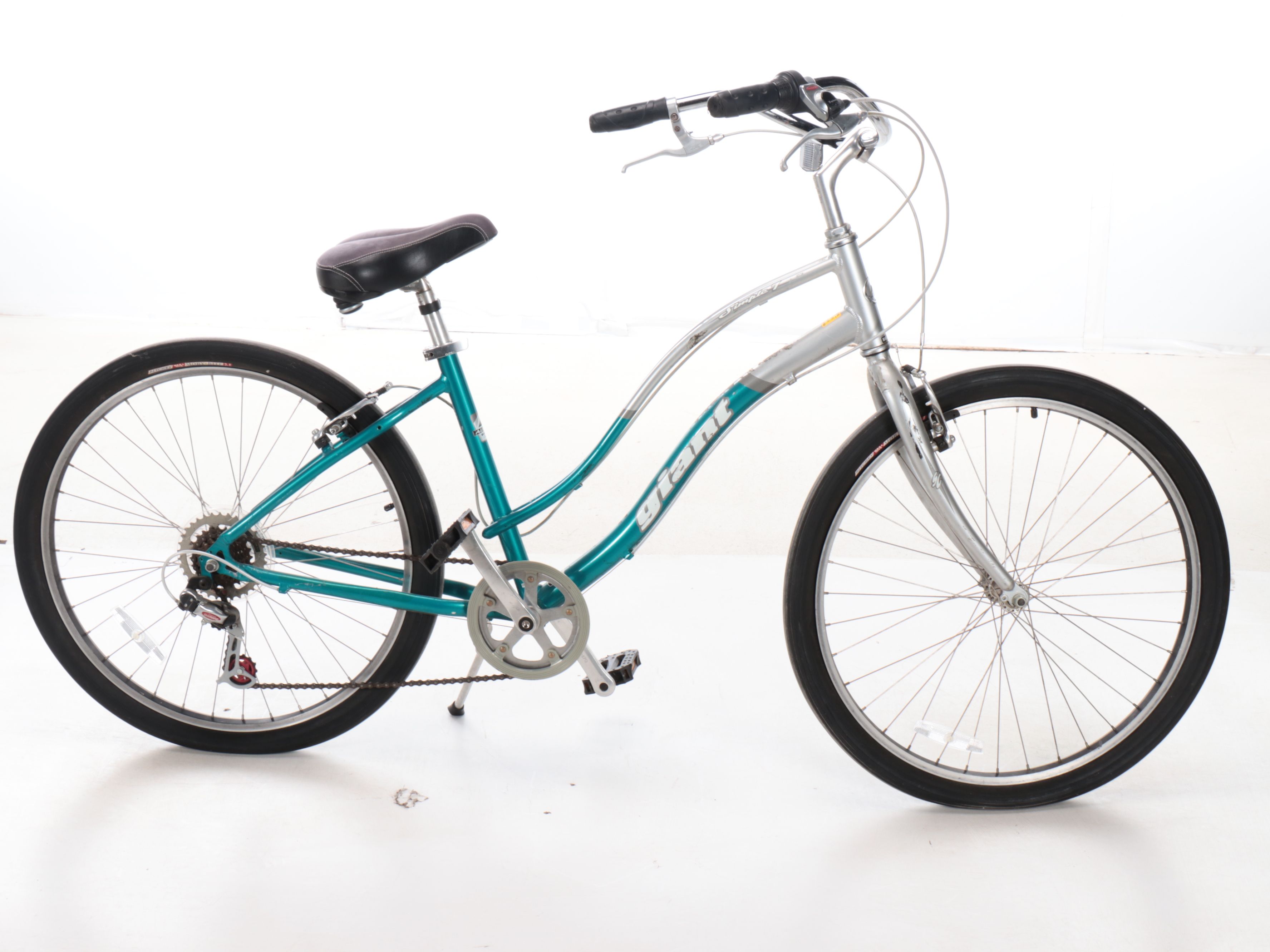 Giant "Simple 7" Retro Inspired Bicycle