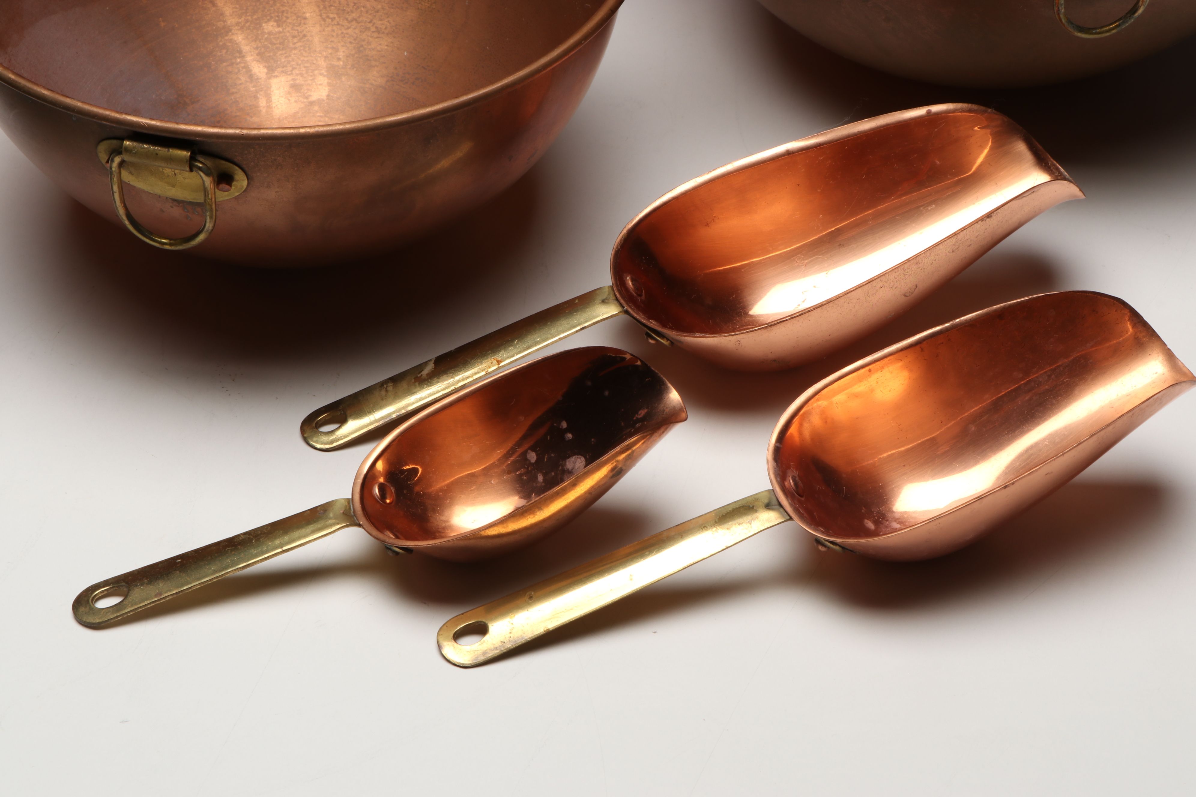 Benjamin & Medwin Inc. Colander with Other Copper Mixing Bowls and Scoops