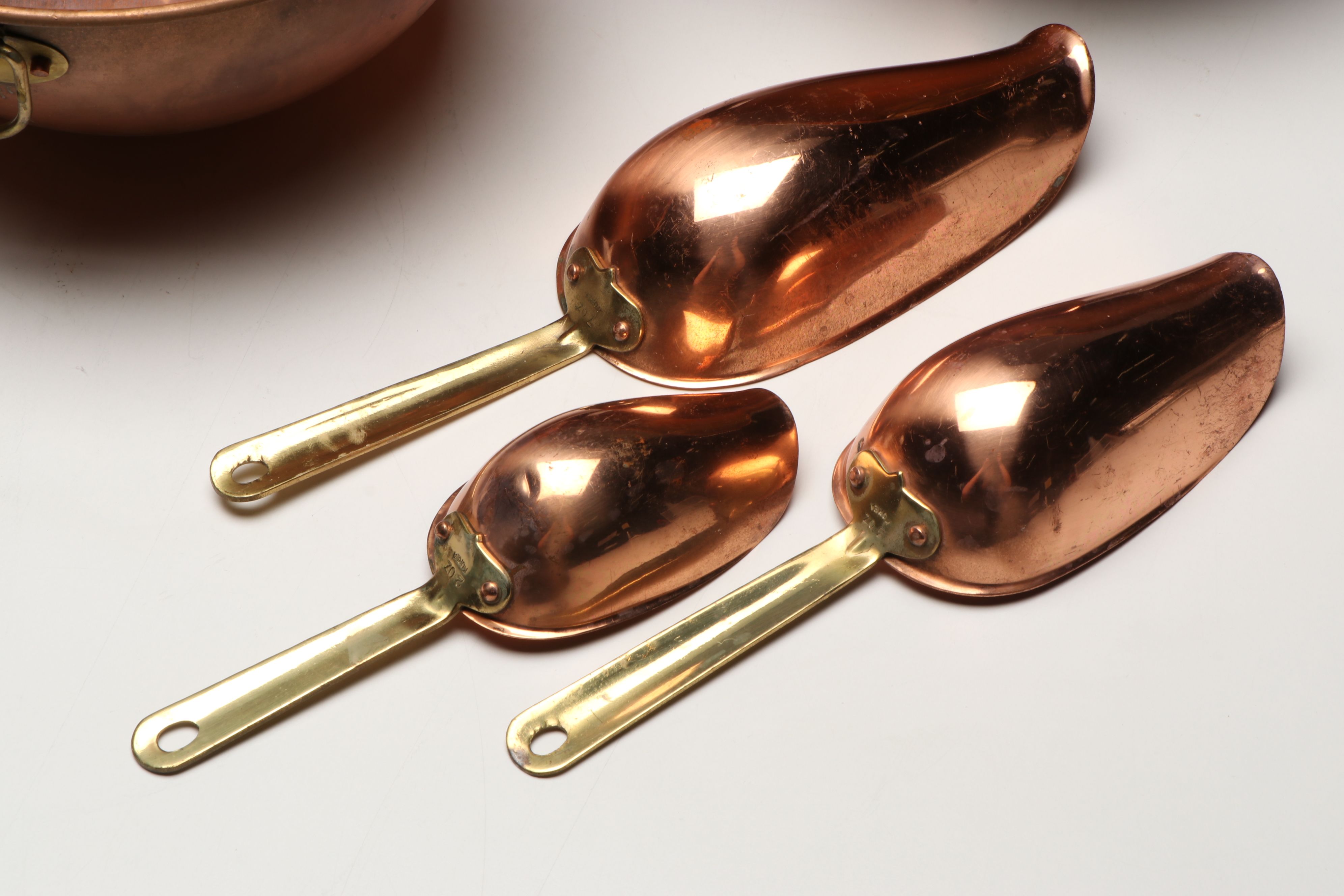 Benjamin & Medwin Inc. Colander with Other Copper Mixing Bowls and Scoops