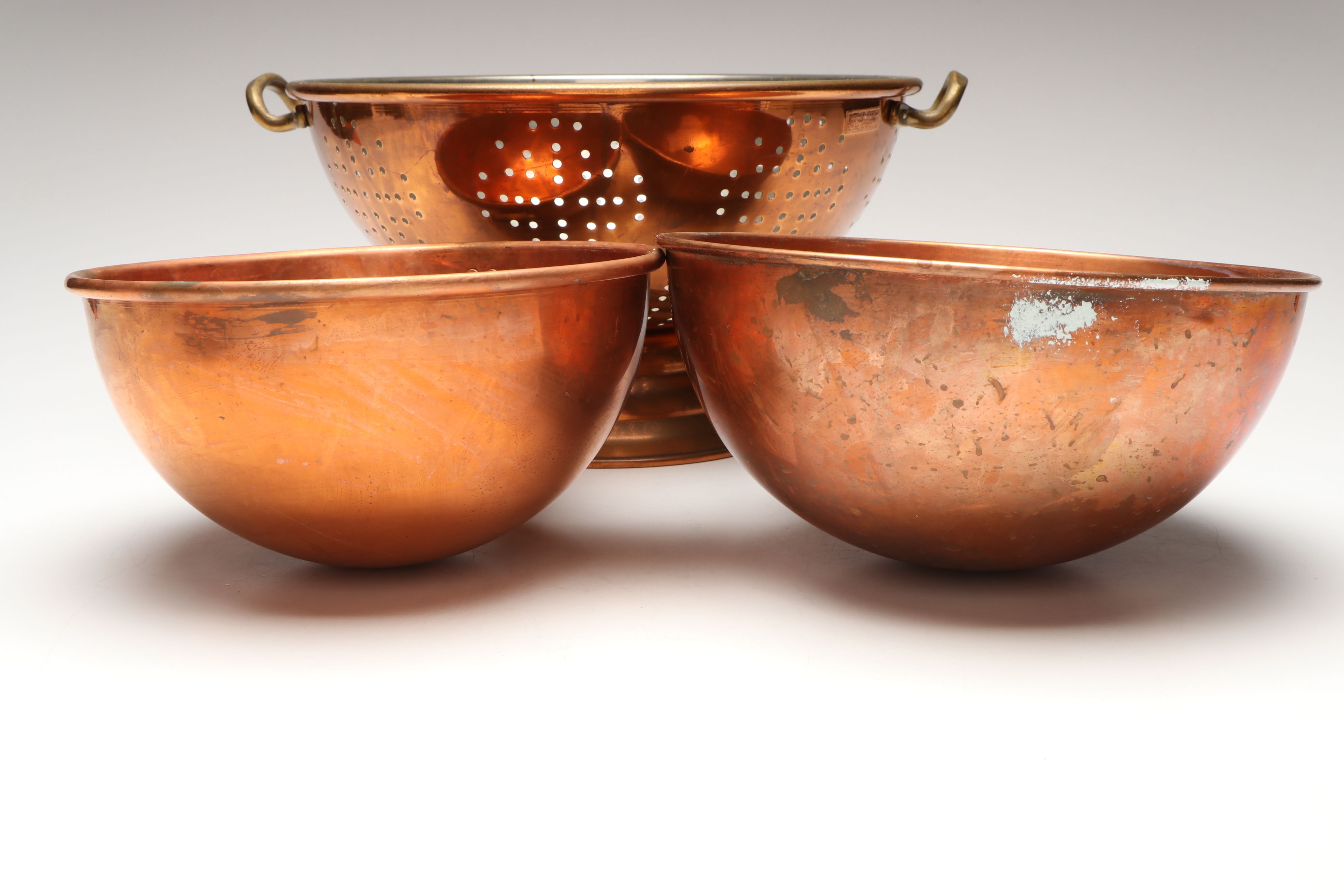 Benjamin & Medwin Inc. Colander with Other Copper Mixing Bowls and Scoops