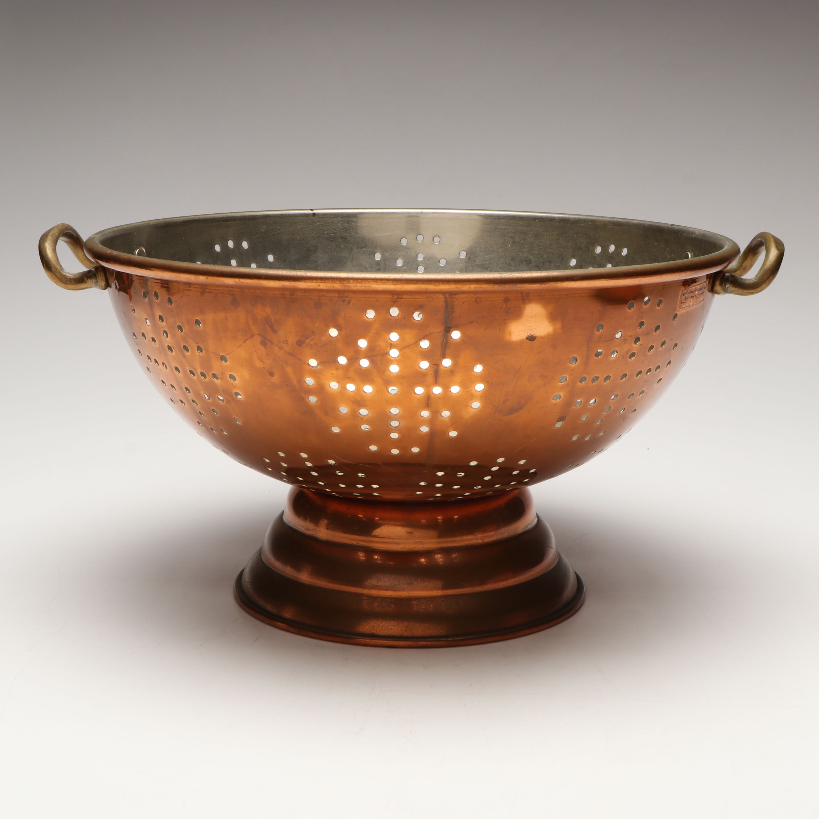 Benjamin & Medwin Inc. Colander with Other Copper Mixing Bowls and Scoops