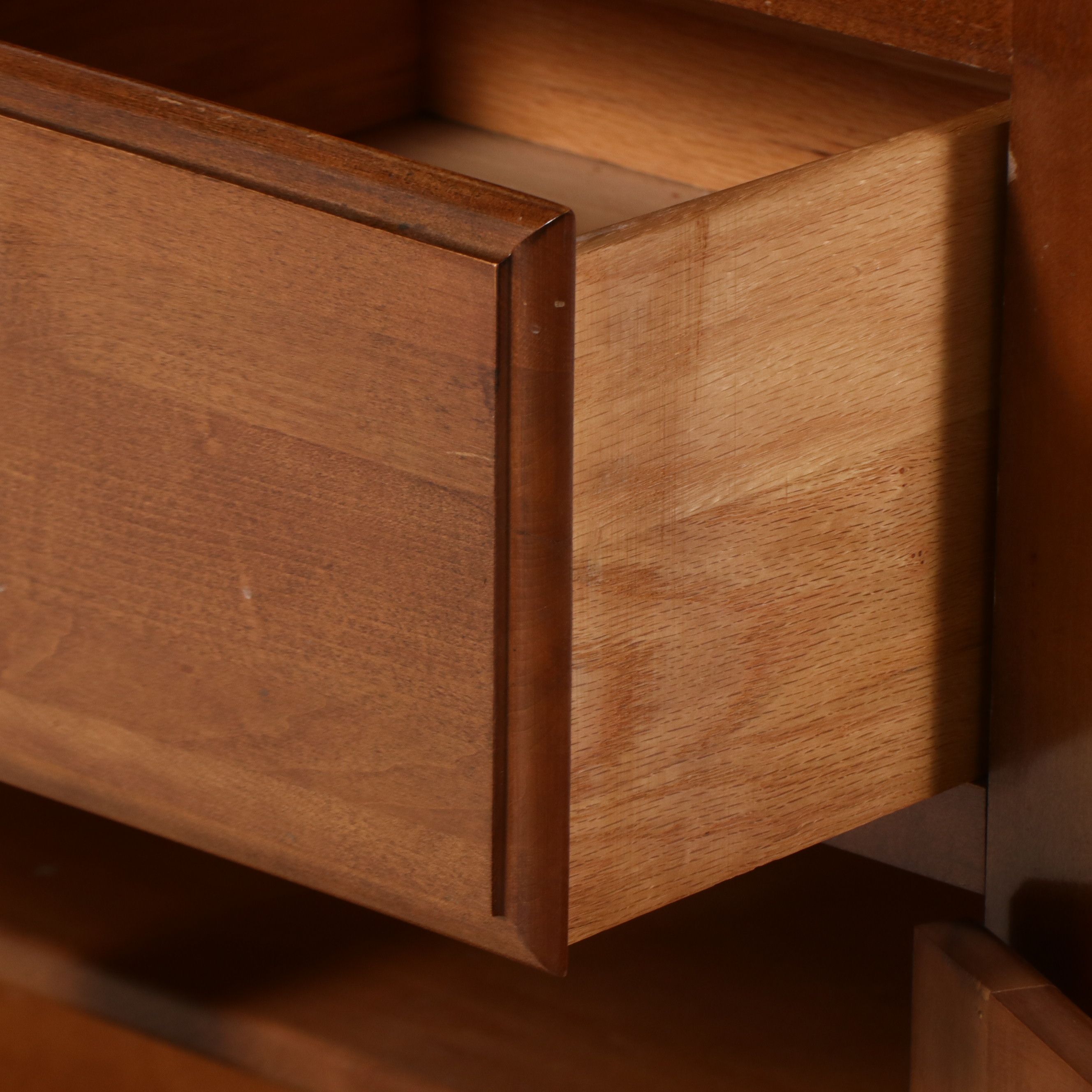 Colonial Revival Style Maple Hutch, Mid-20th Century