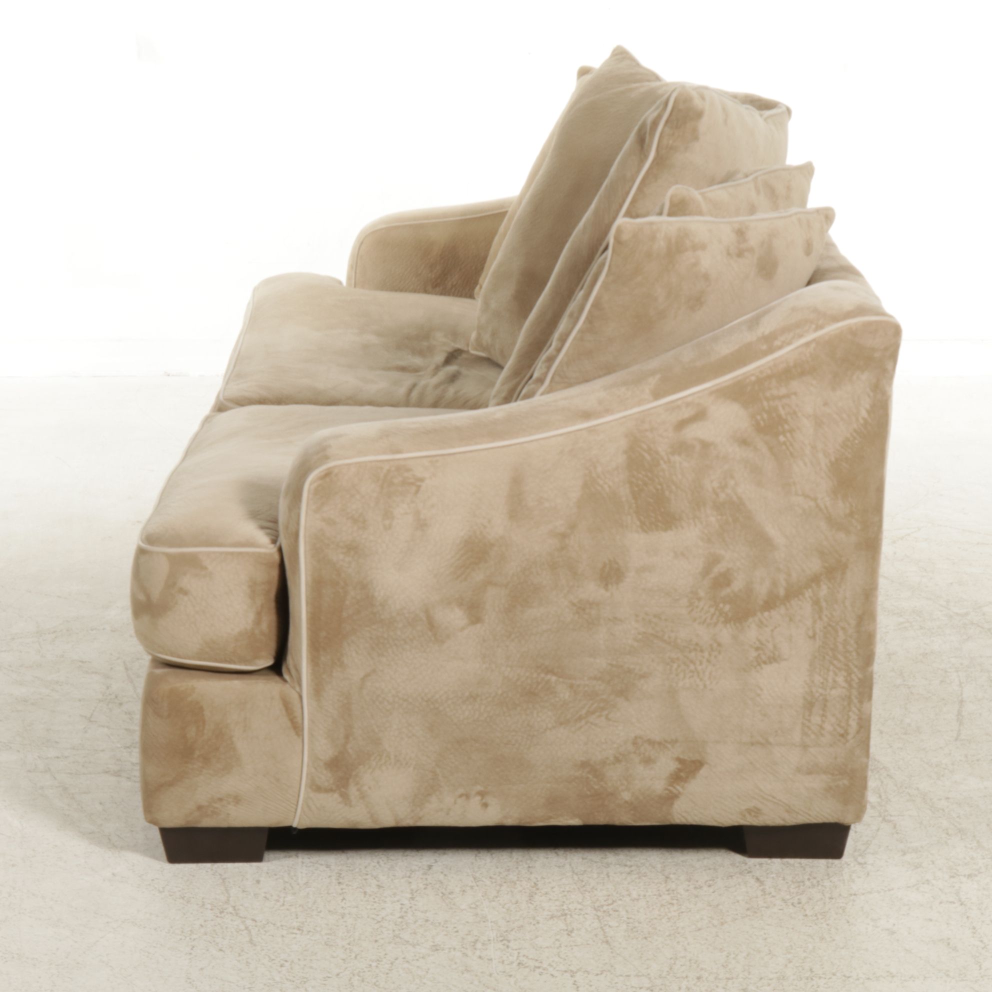 Corinthian for Front Room Furnishings Contemporary Upholstered Sofa