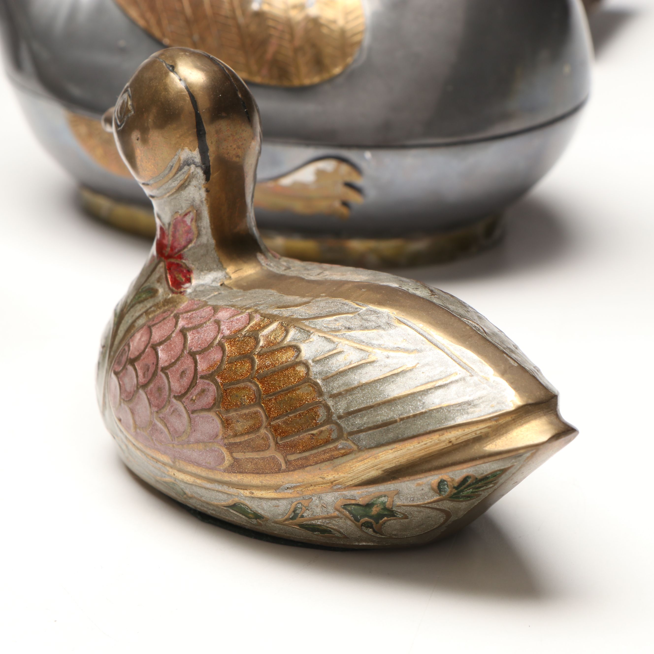 Chinese Cloissoné Duck-Lidded Boxes, Rajasthani Marwari Horses