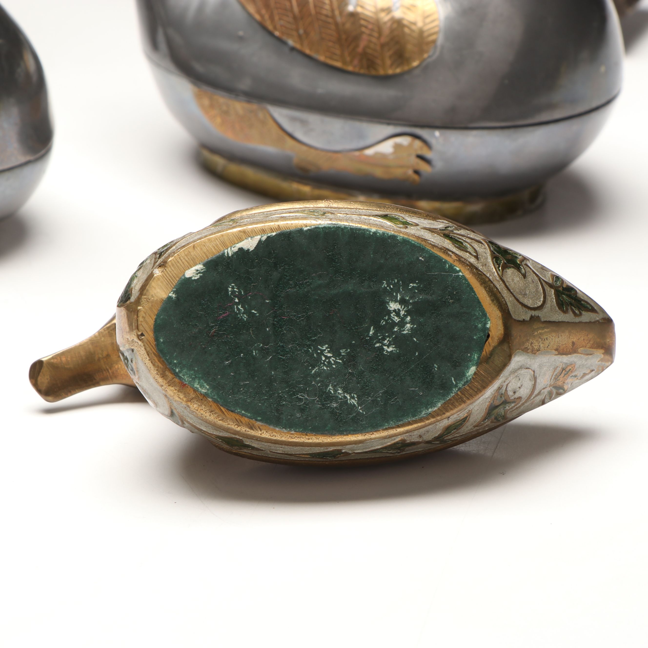 Chinese Cloissoné Duck-Lidded Boxes, Rajasthani Marwari Horses