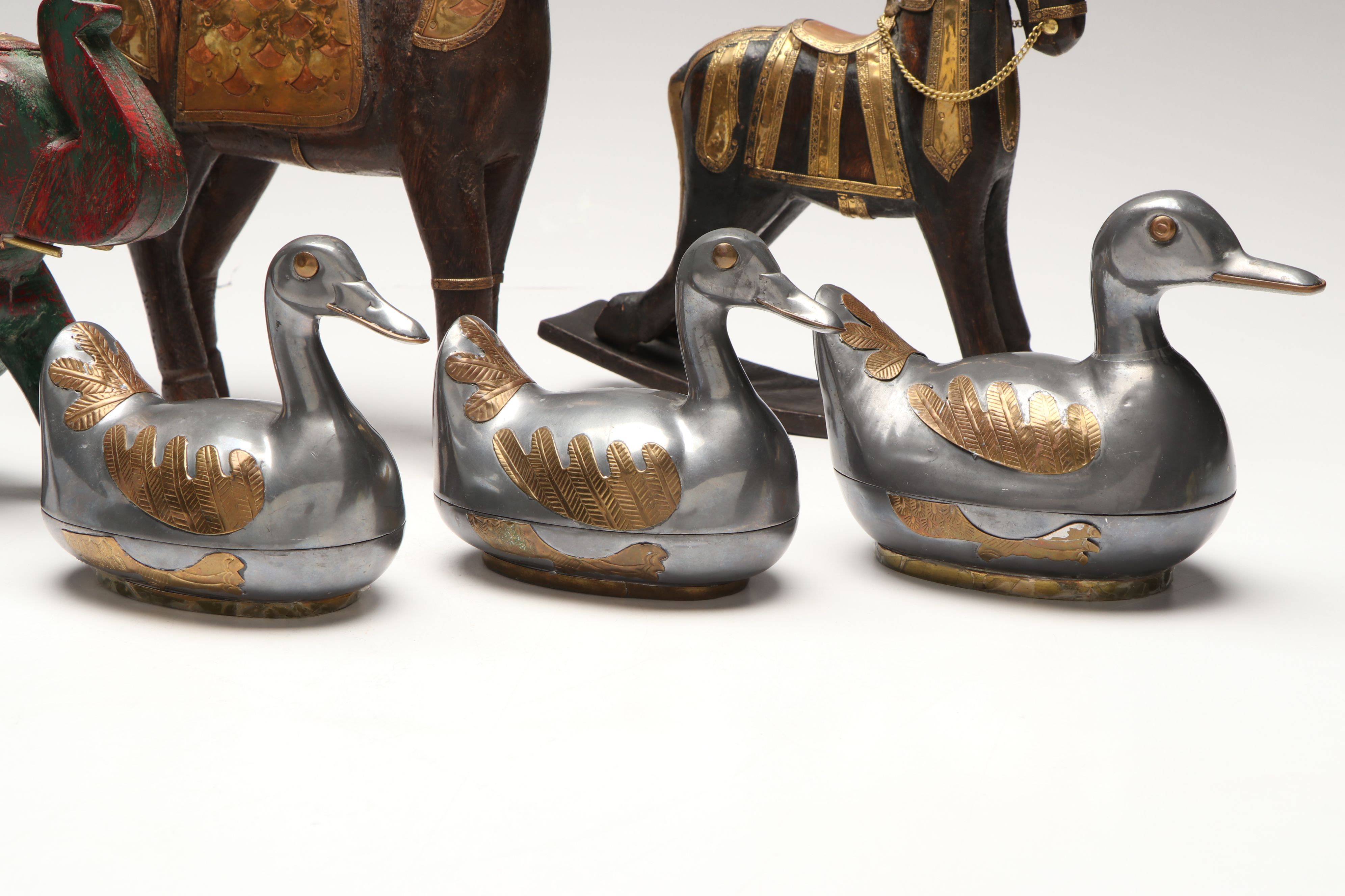 Chinese Cloissoné Duck-Lidded Boxes, Rajasthani Marwari Horses