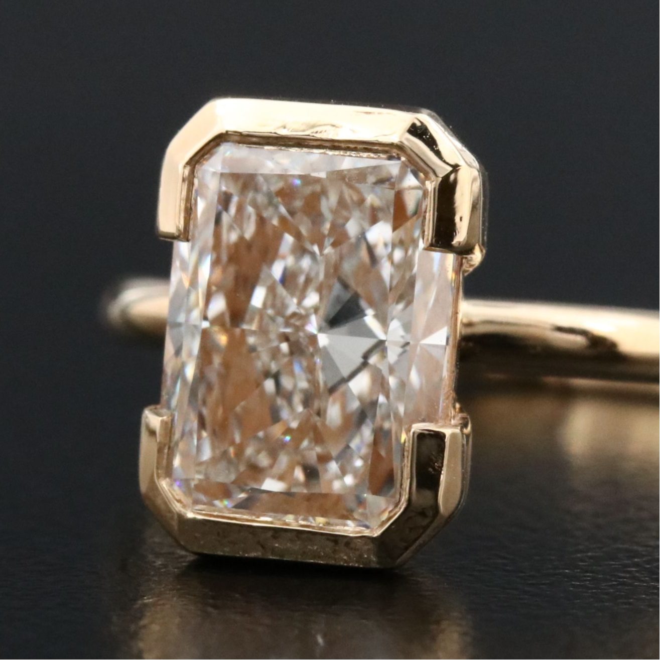 18K 2.99 CT Lab Grown Diamond Solitaire Ring with IGI Report