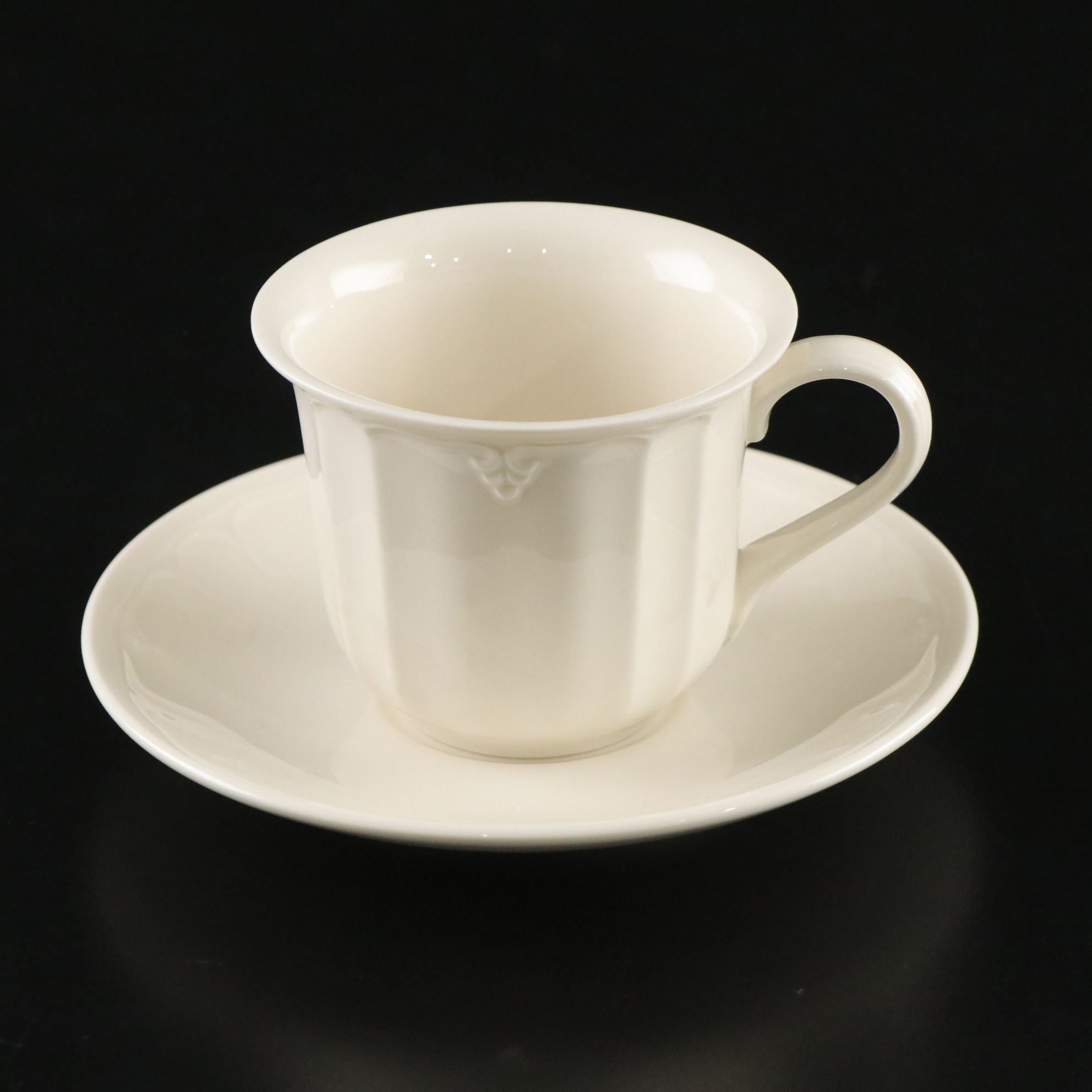 Lenox "Casual Elegance" Porcelain Dinnerware Set with Serving Platters