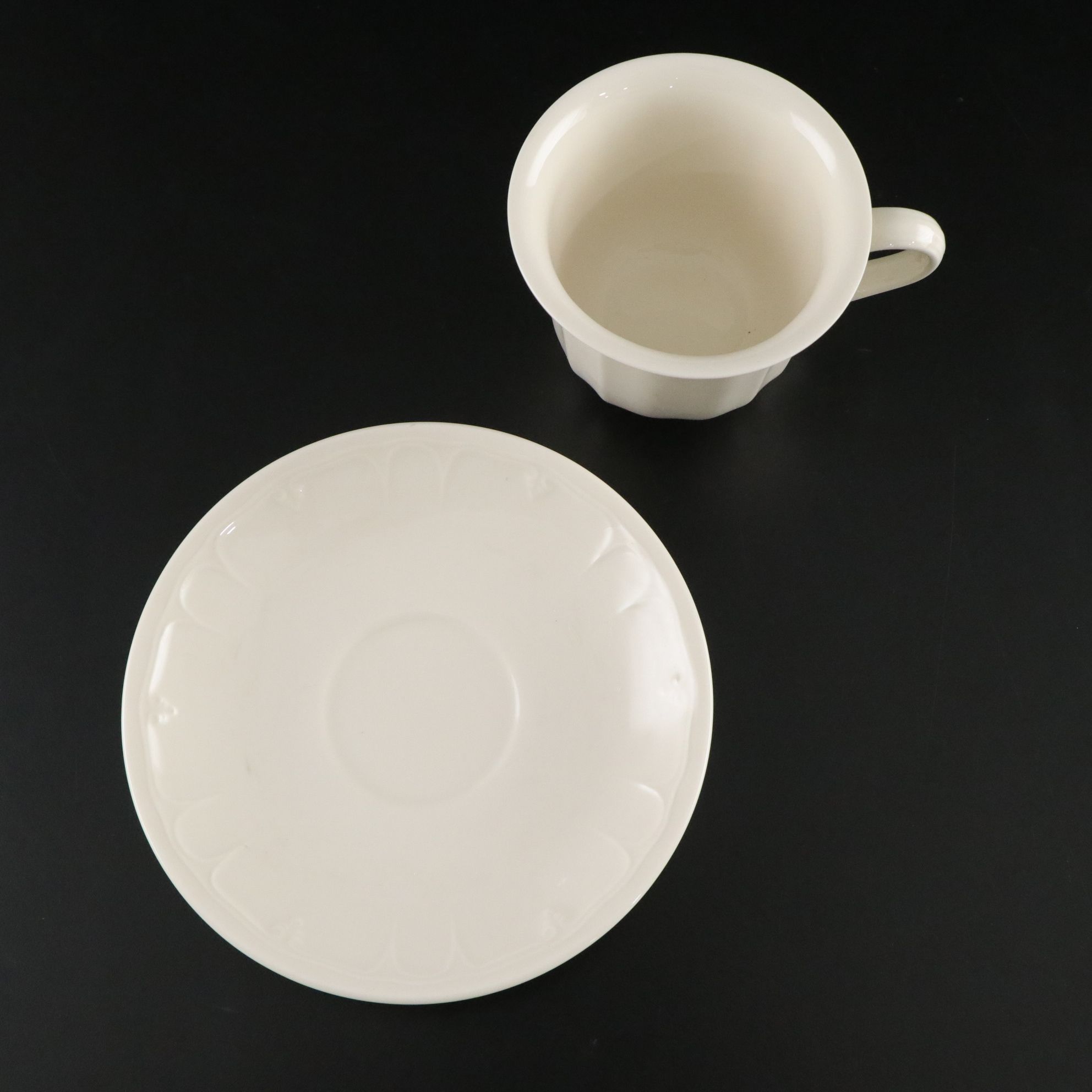 Lenox "Casual Elegance" Porcelain Dinnerware Set with Serving Platters