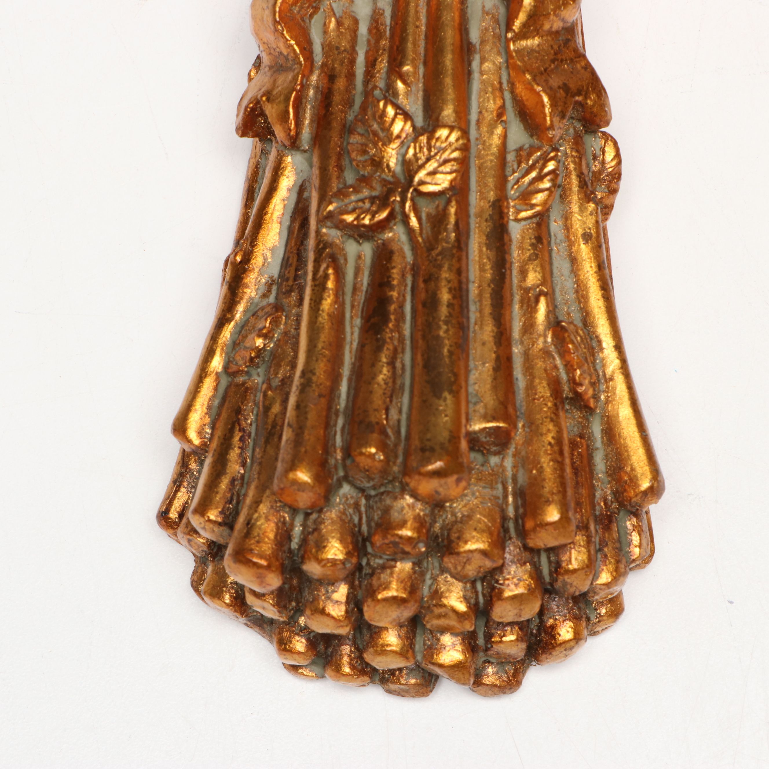 Pair of English Italian Style Gilt Rose Bouquet Wall Corbels