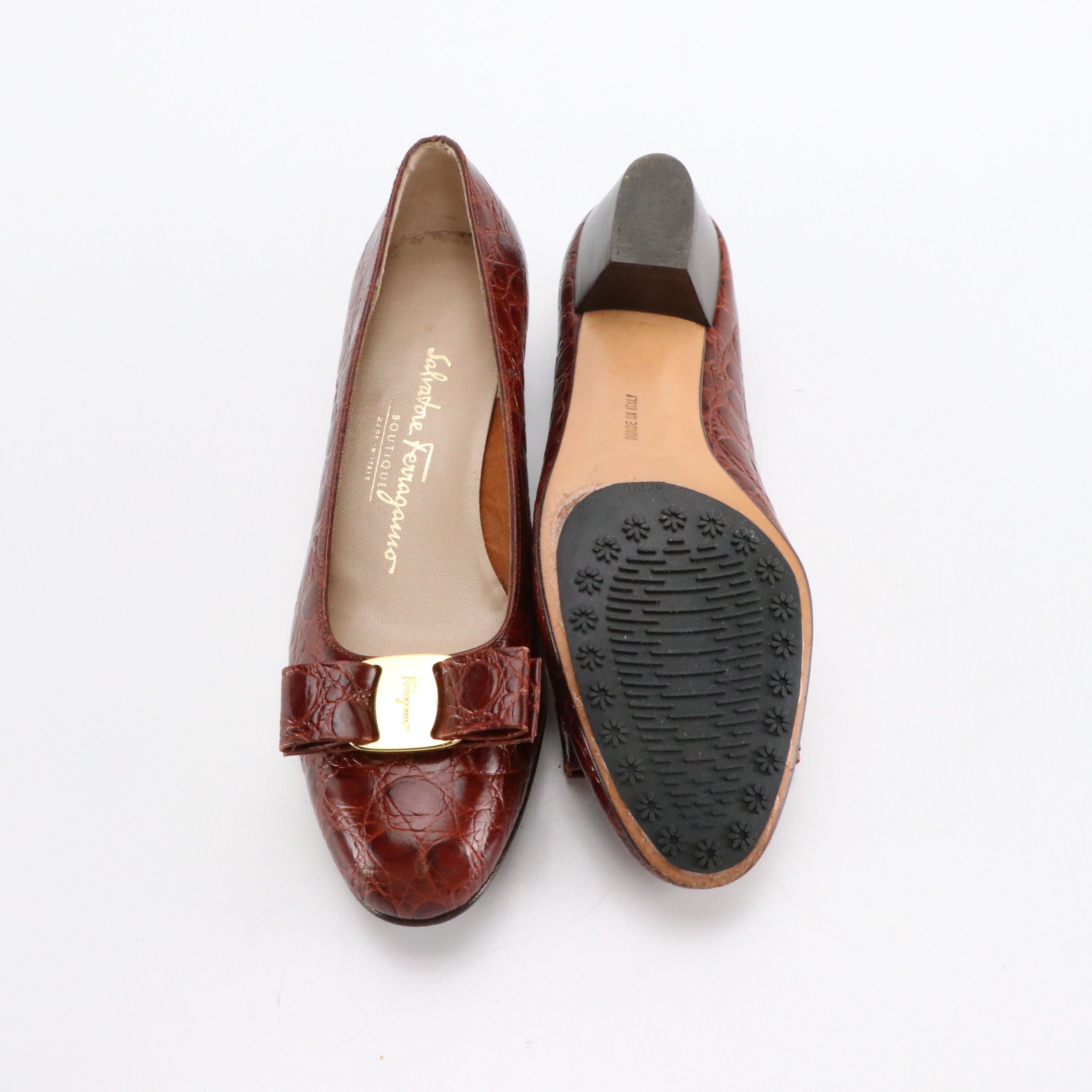 Salvatore Ferragamo Vara Bow Pumps in Croc Embossed Leather with Box