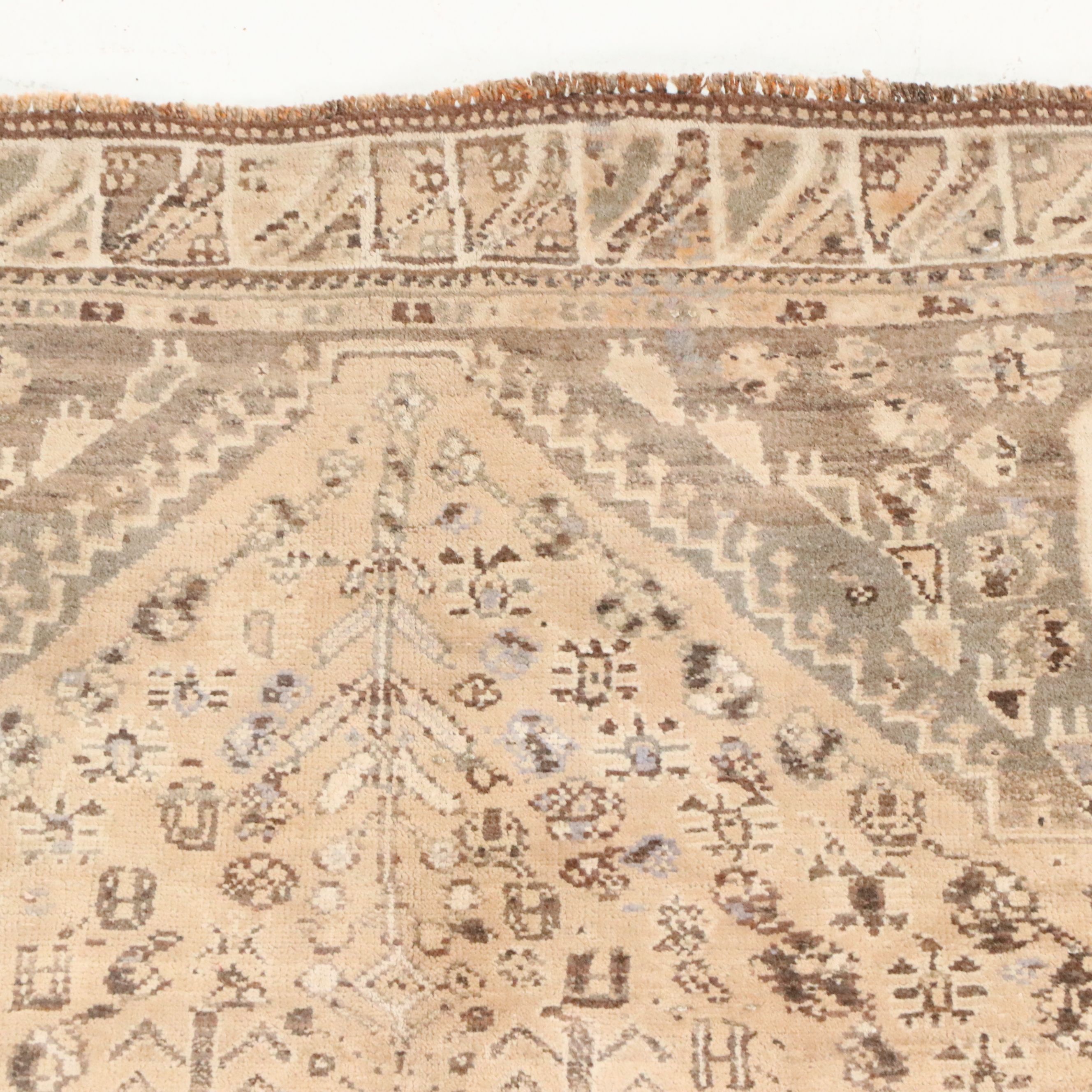 4'4 x 7'6 Hand-Knotted Persian Qashqai Area Rug