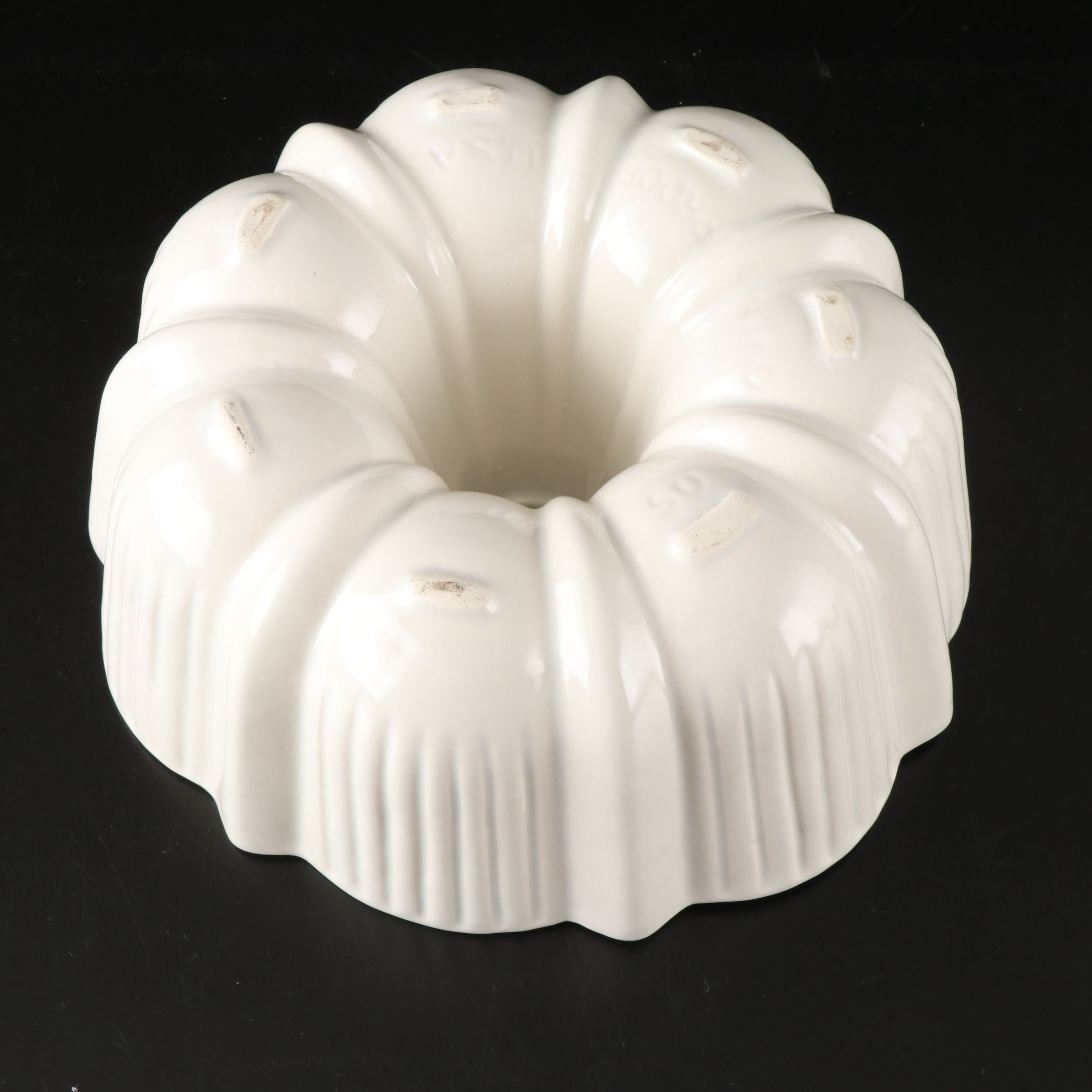 Ceramic Ramekins, Cake and Pie Pans, Pot, and More Bakeware