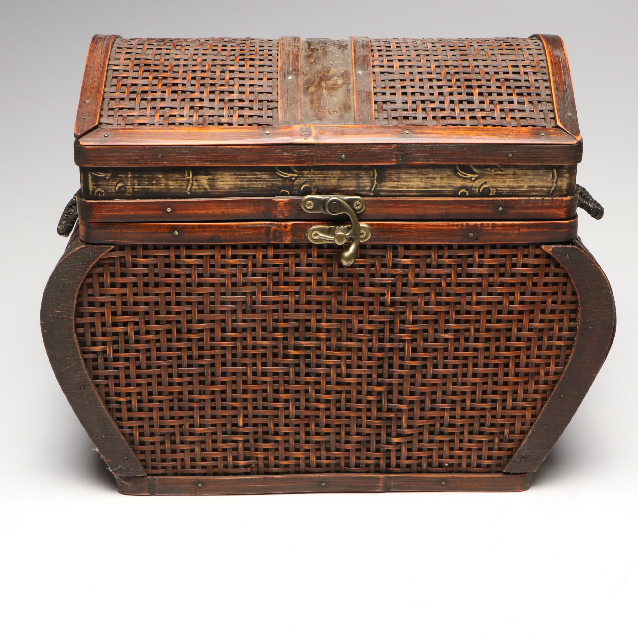 Chinese Handmade Bamboo and Rattan Decorative Box