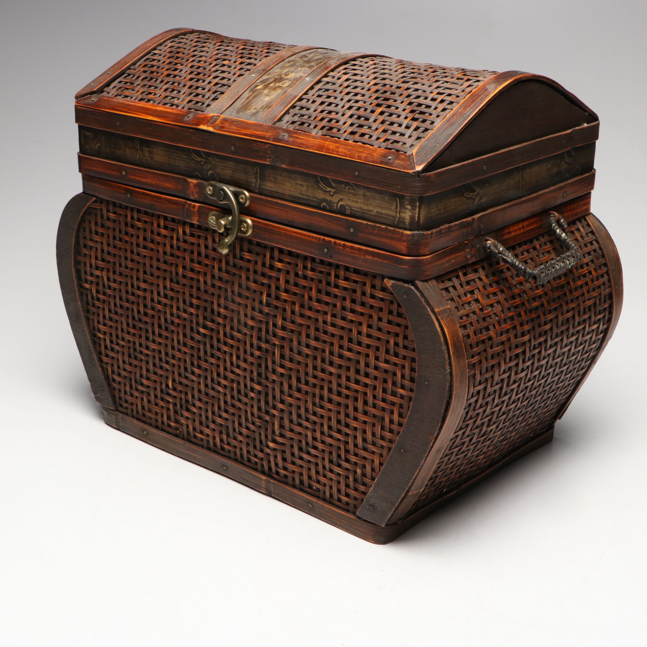 Chinese Handmade Bamboo and Rattan Decorative Box