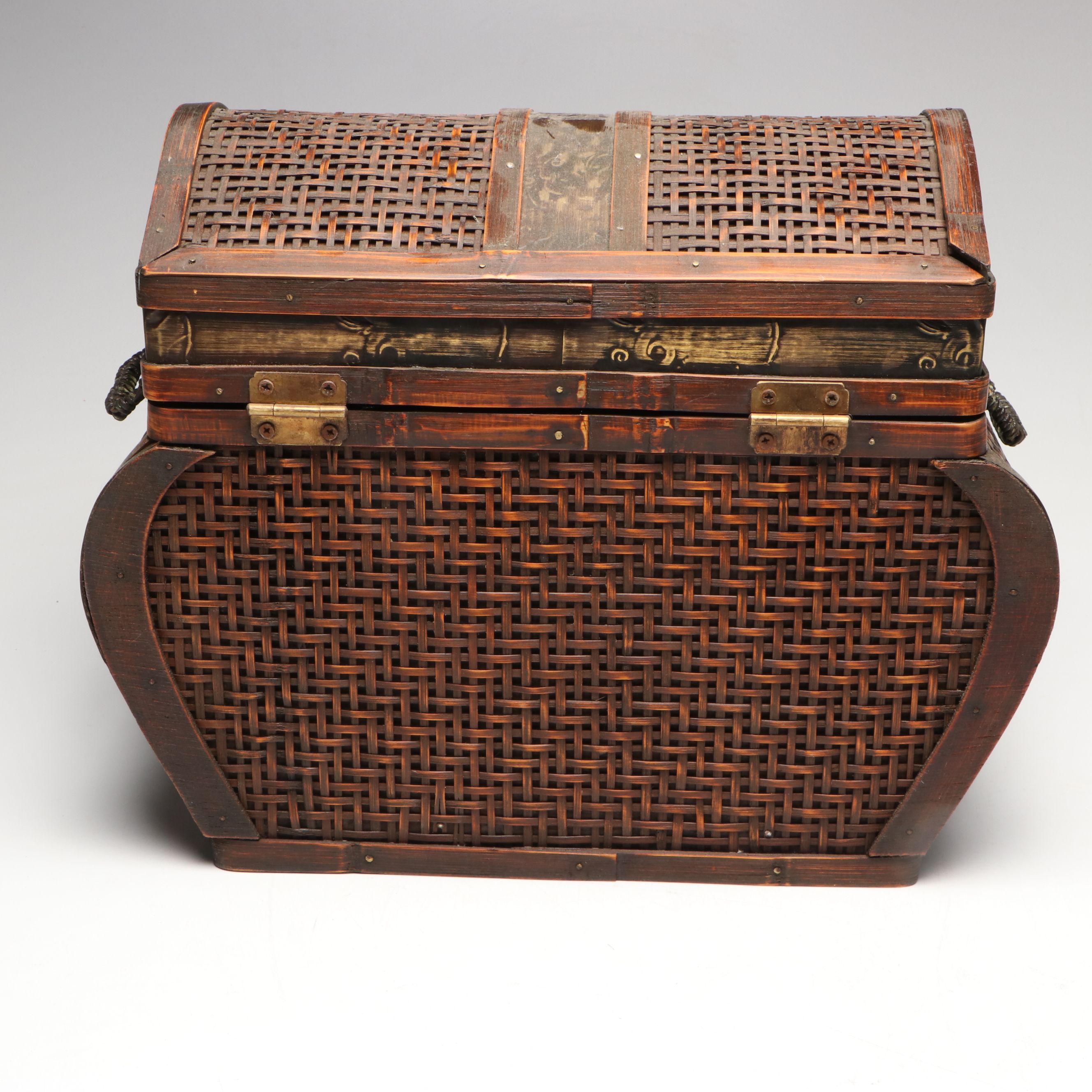 Chinese Handmade Bamboo and Rattan Decorative Box